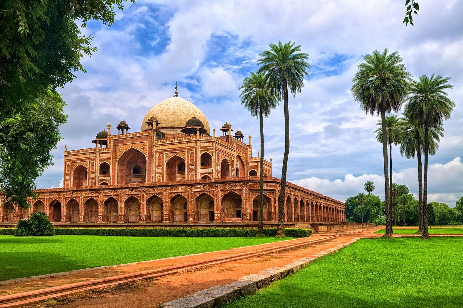 Roam Around the Historical Monuments of Delhi