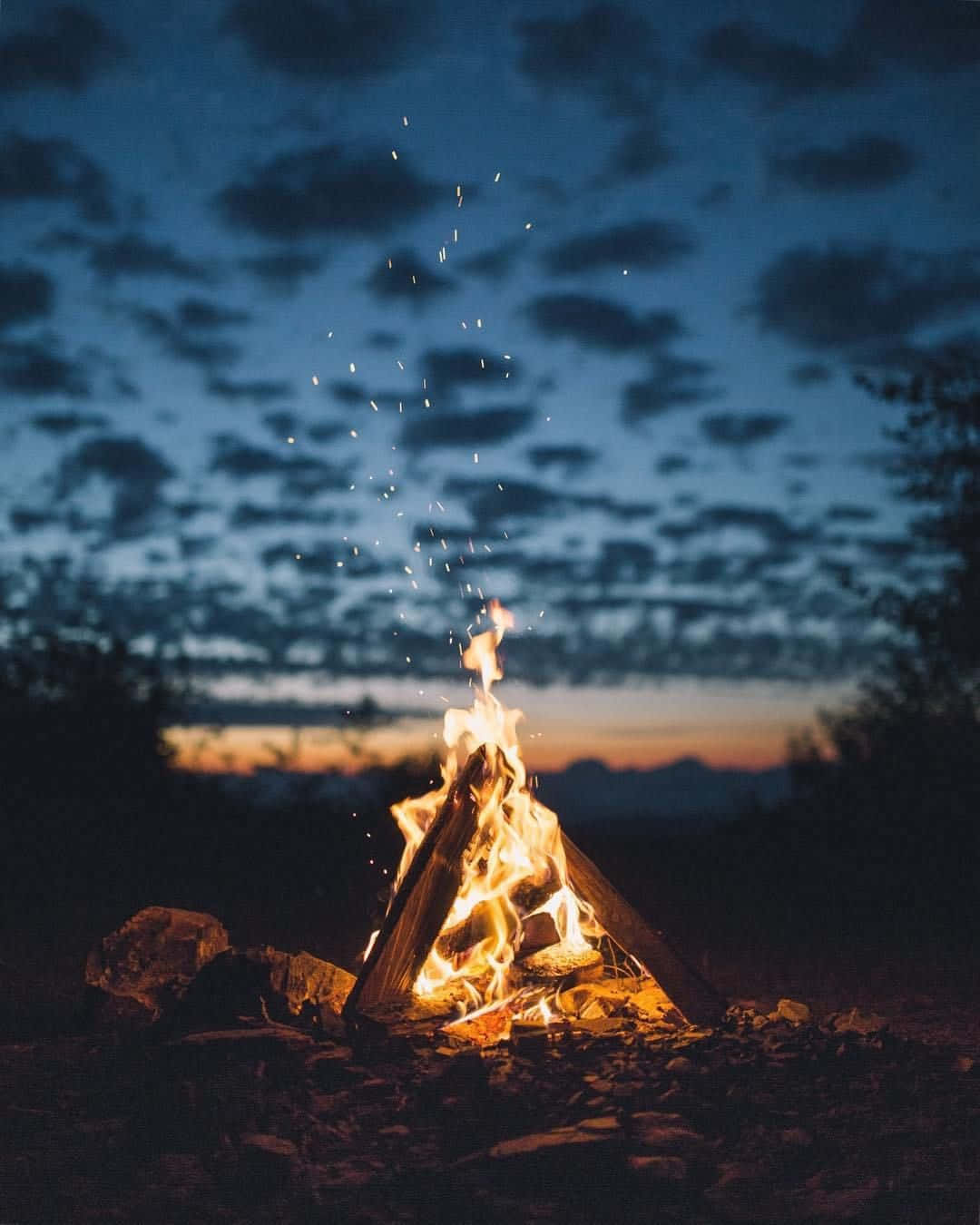 Download Campfire Aesthetic Image Wallpaper