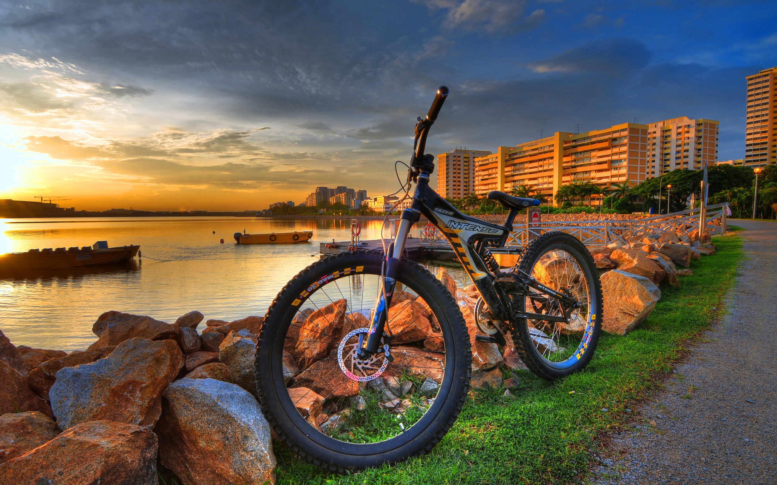 Stunning HD Wallpaper of a Bicycle