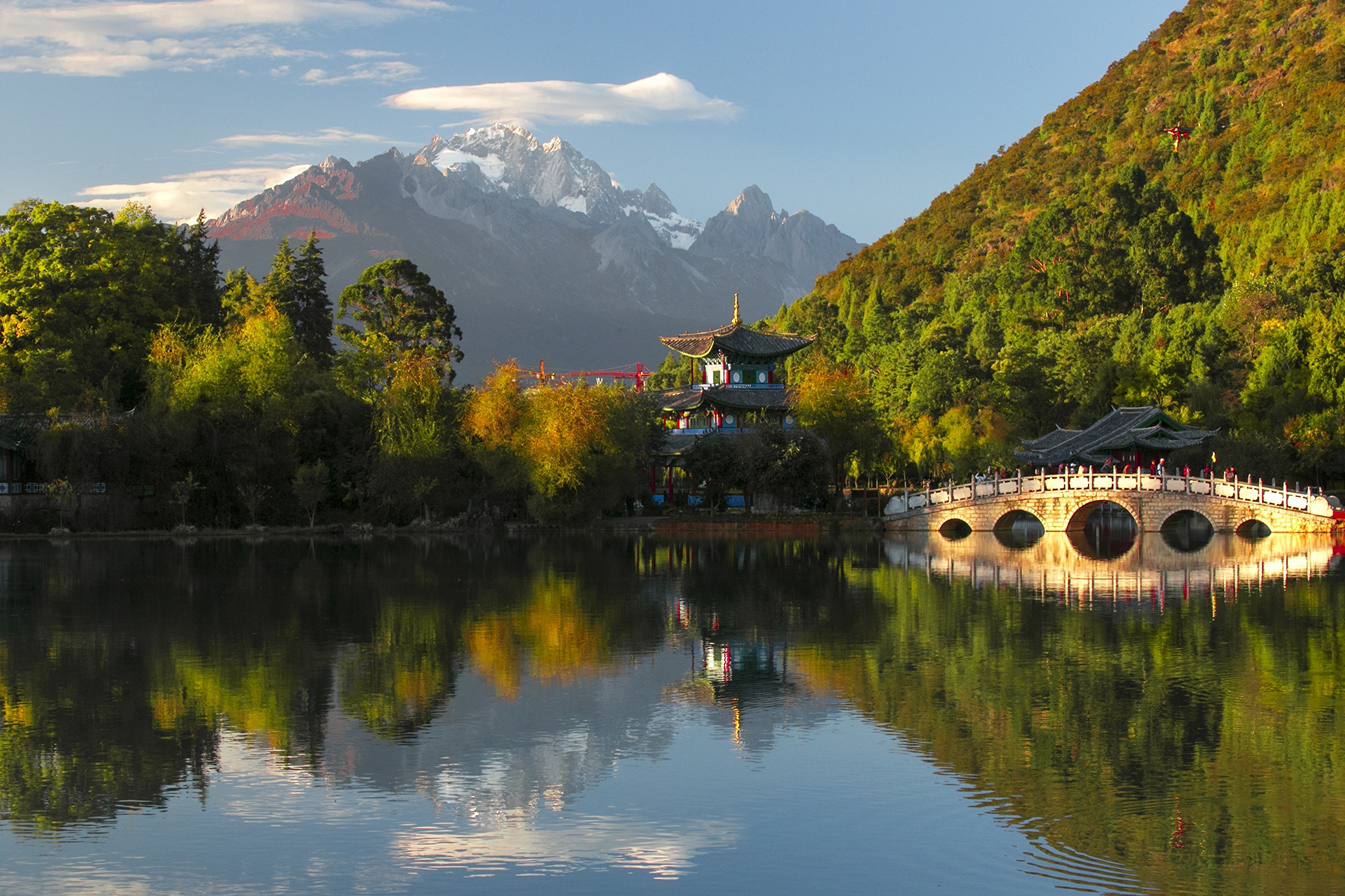 Desktop Wallpaper China Jade dragon snow mountain Nature 2560x1707