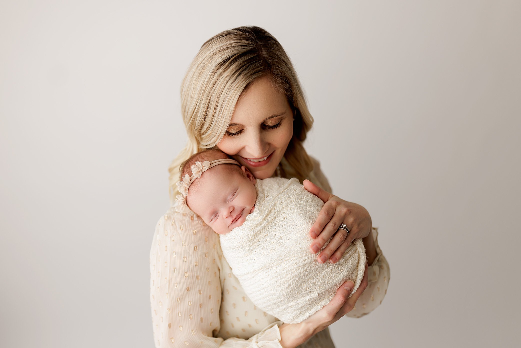 Beautiful & Timeless Mom & Baby Poses