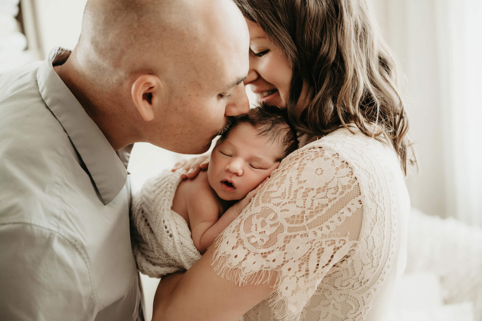 Seattle Newborn Family Photography: Photo You'll Love for a Lifetime