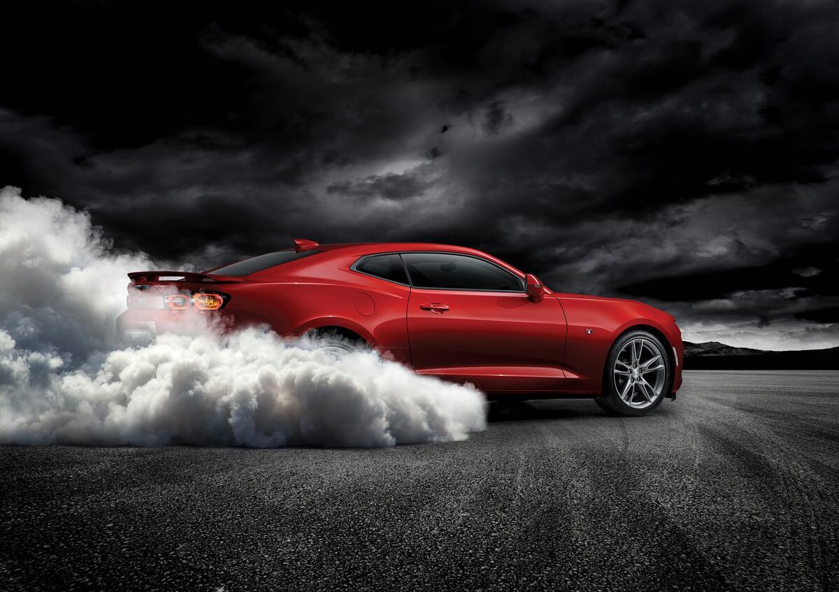 Chevrolet Camaro SS smoke from under the wheels · free photo from virtual and wallpaper