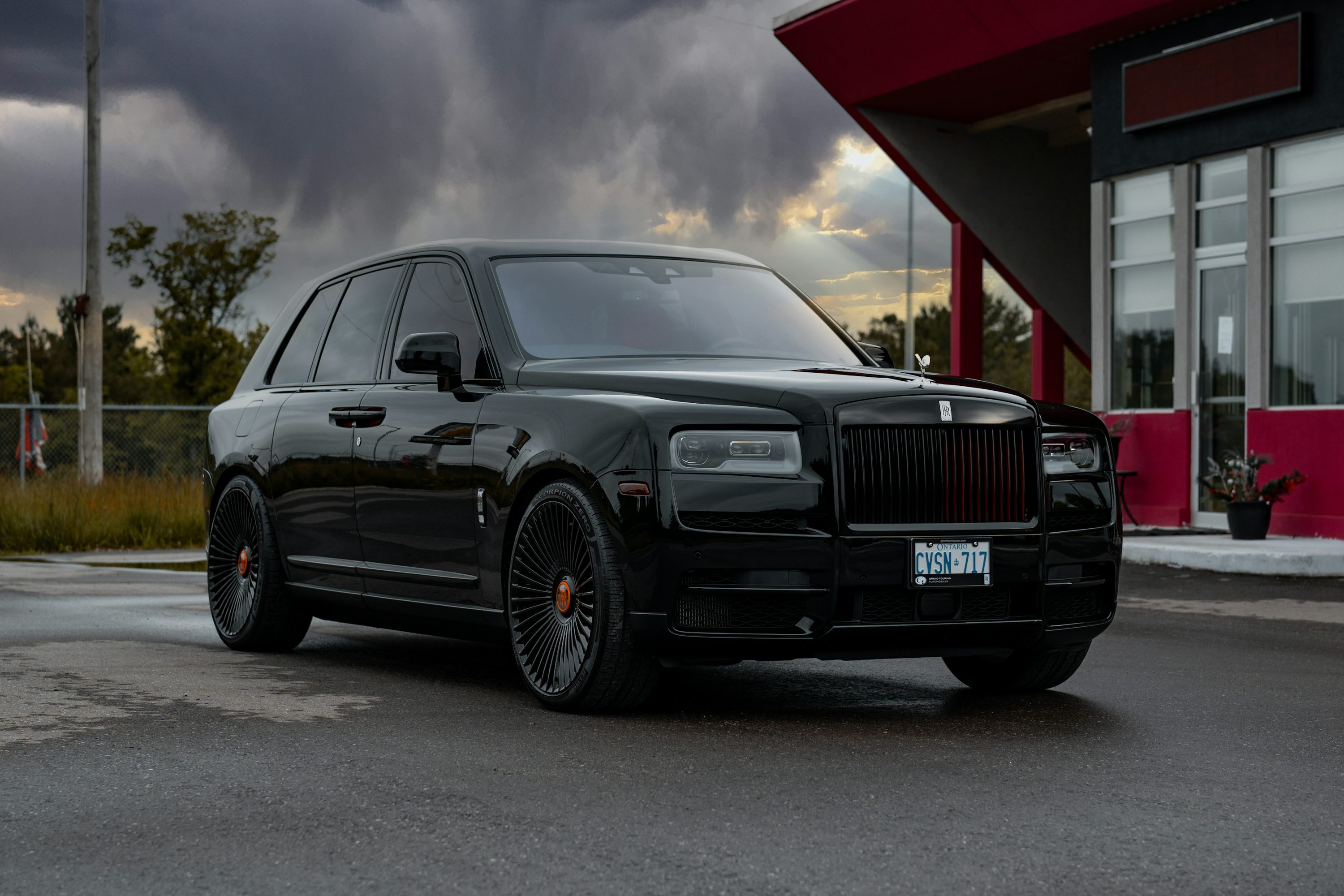 Rolls Royce Cullinan Picture. Download Free Image
