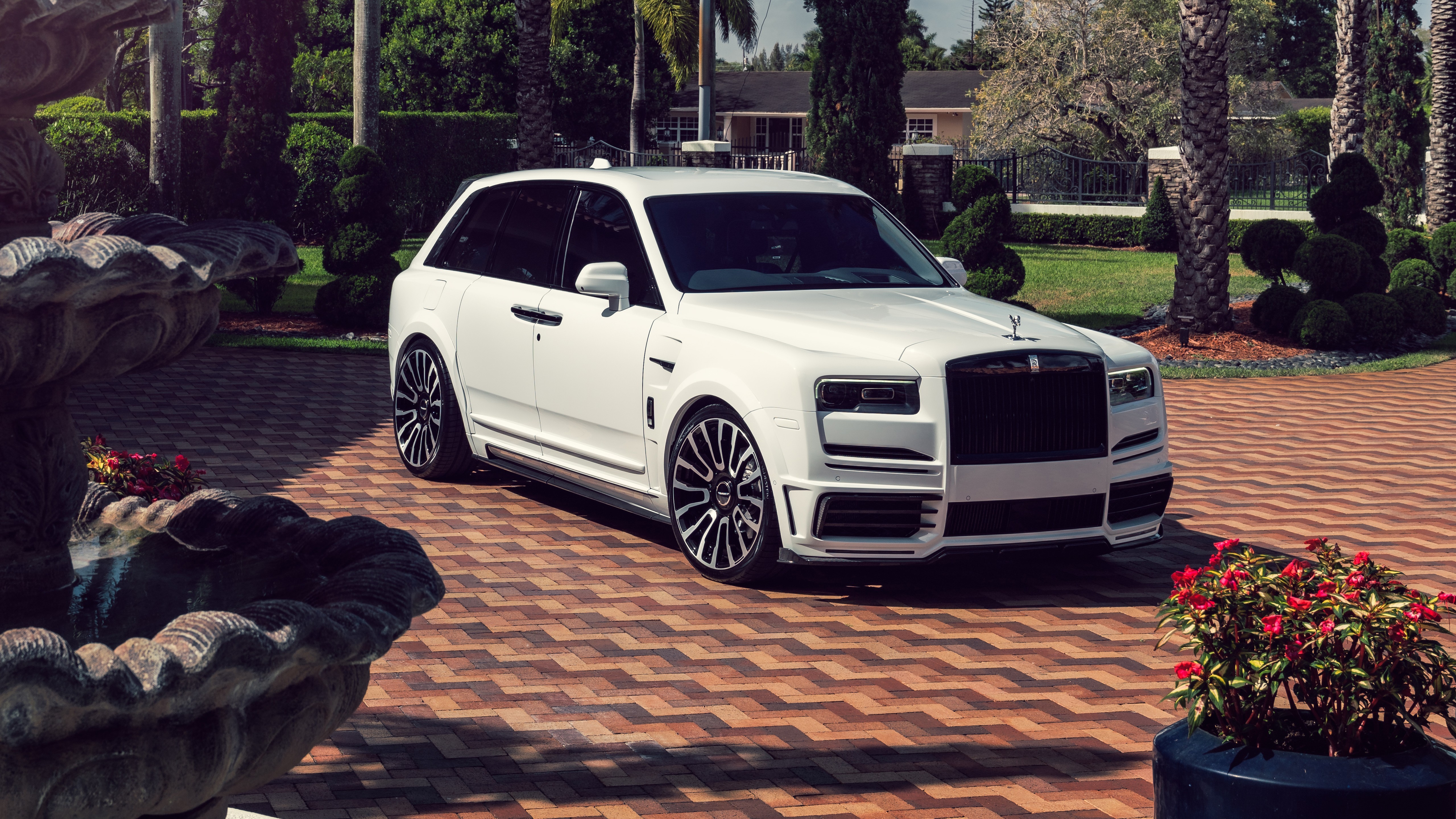 Rolls Royce Cullinan Wallpaper, HD Rolls Royce Cullinan Background on WallpaperBat