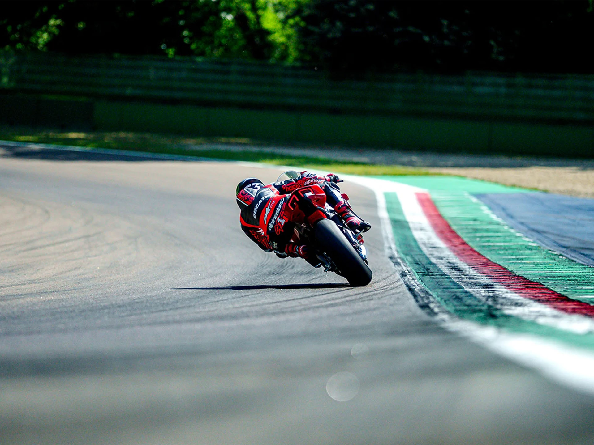 New 2025 Ducati Panigale V4, Richfield MN. Specs, Price, Photo