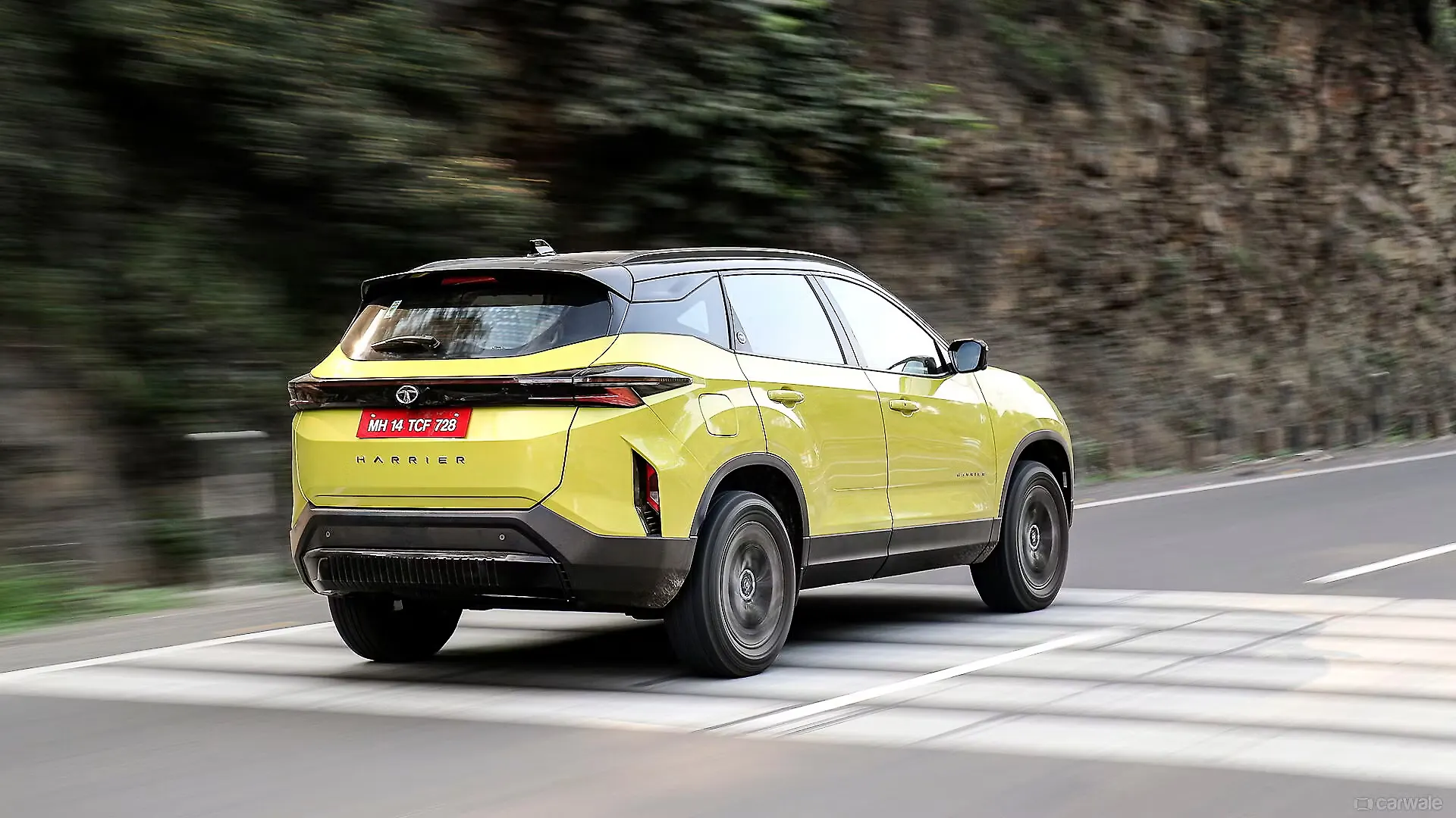 Tata Harrier Price, Colours & Reviews