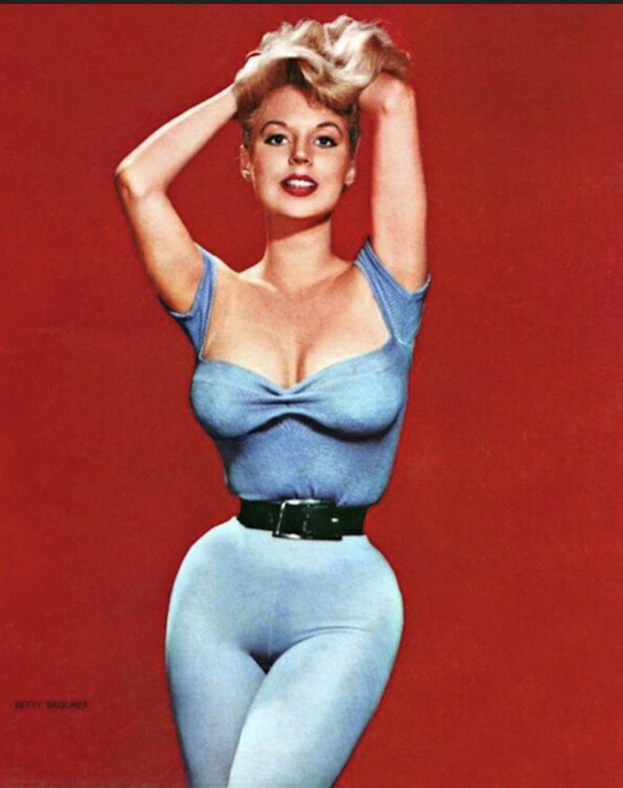 I Thought I Would Add Betty Brosmer Who Wore Corsets Waist Trained As Corset&waist Training Inspo