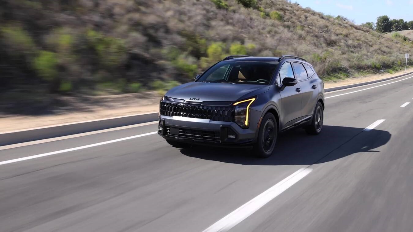 2026 Kia Sportage PHEV Photo & Videos