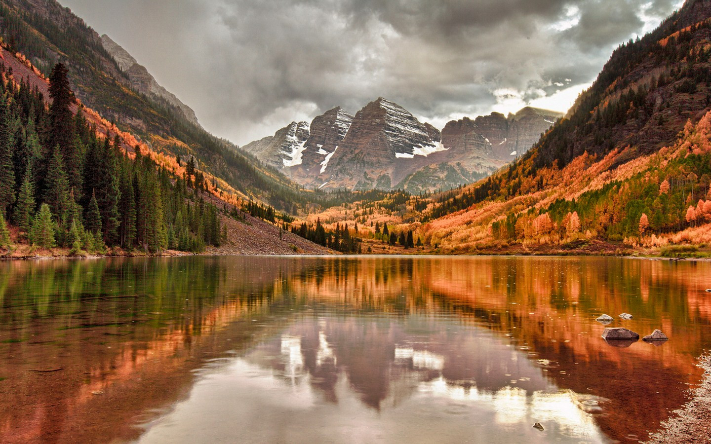 Autumn Mountain Background Wallpaper 08236