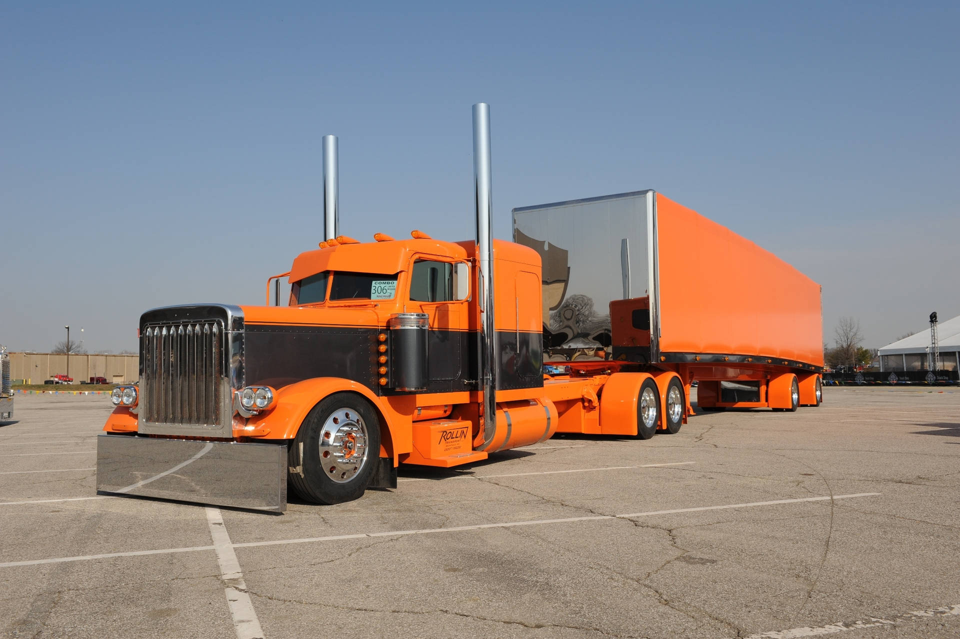 Download A Large Truck With A Wallpaper