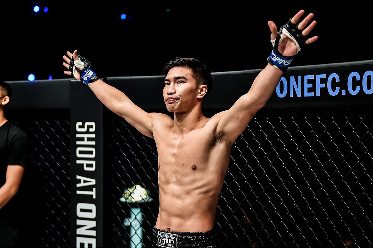 Bangkok Post - 'Brothers' Saemapetch, Tawanchai face off