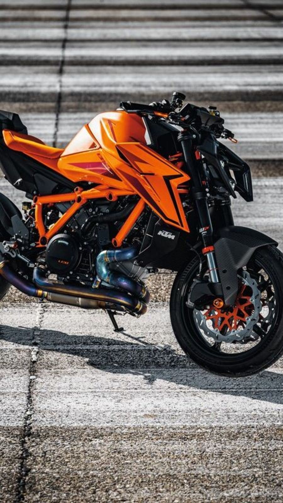 Check out the KTM 1390 Super Duke R debuts with 190 hp