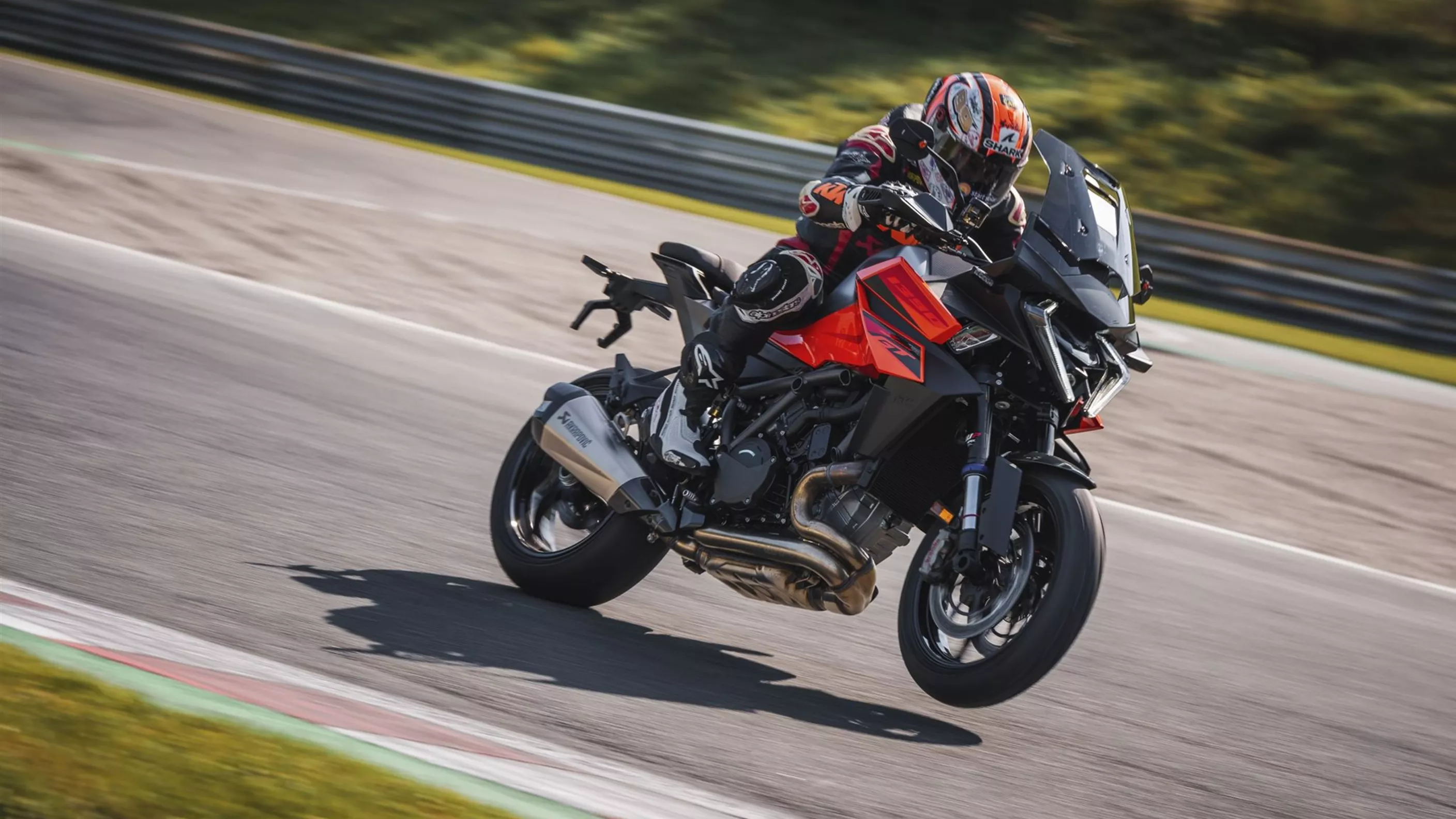 KTM 1390 Super Duke GT 2025 with a Full 190 HP