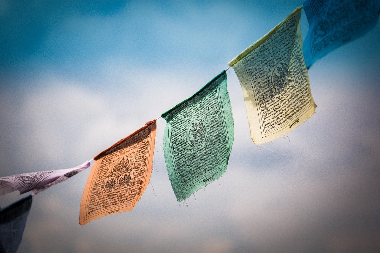 Free Tibetan Flags & Tibetan Photo