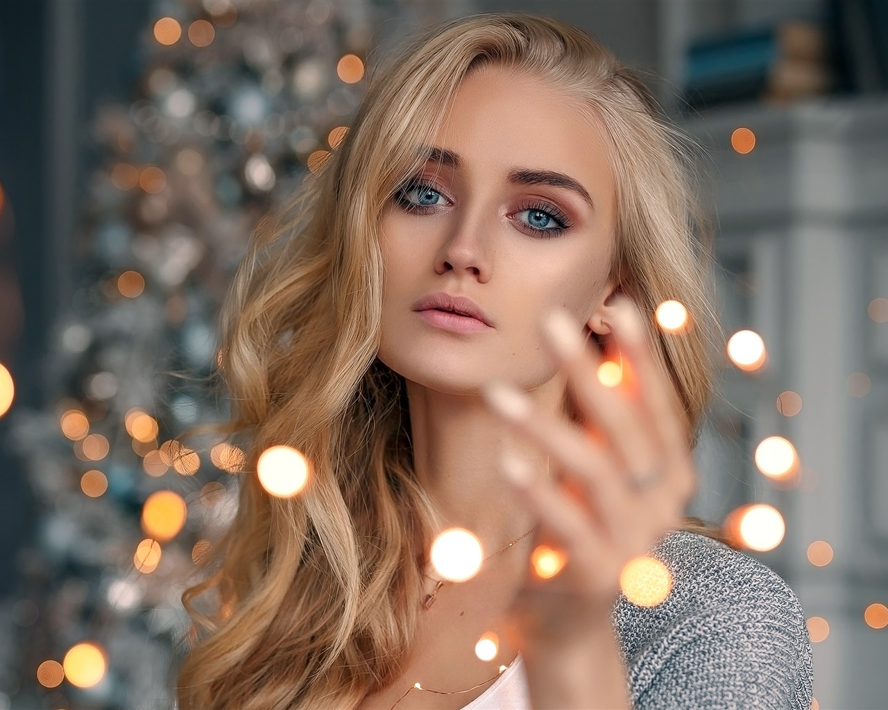 Blonde Girl Bokeh 2020 Fashion Model Photo