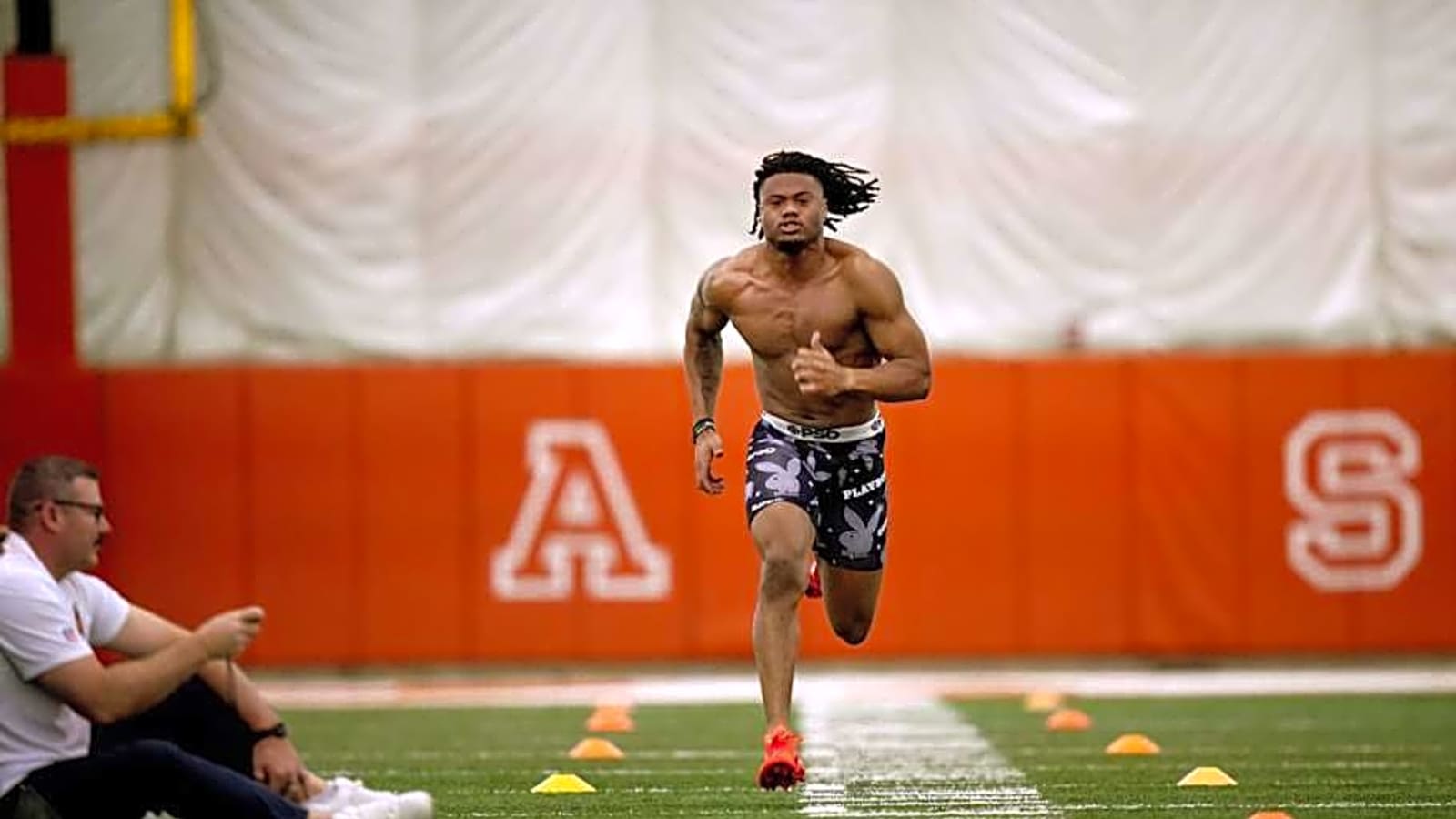 Dallas Cowboys rookie turning heads in explosive summer workout video
