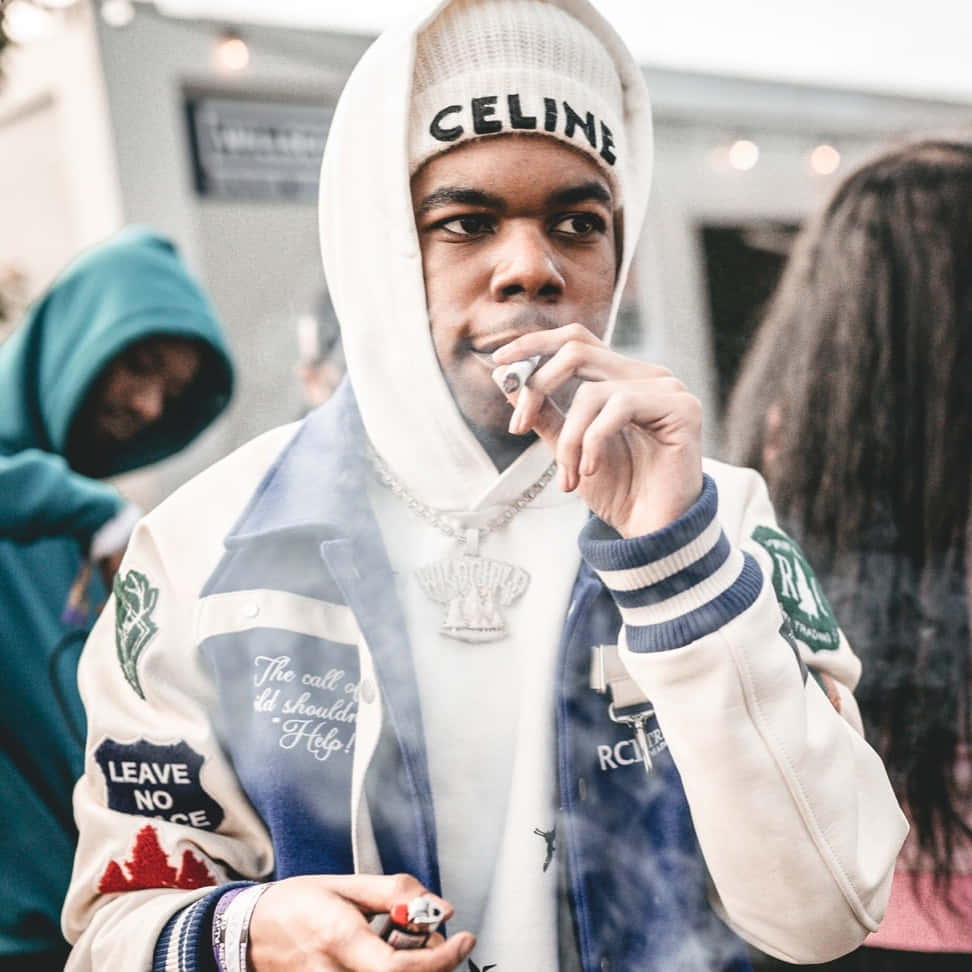 Download Lil Poppa In A Passionate Performance Wallpaper