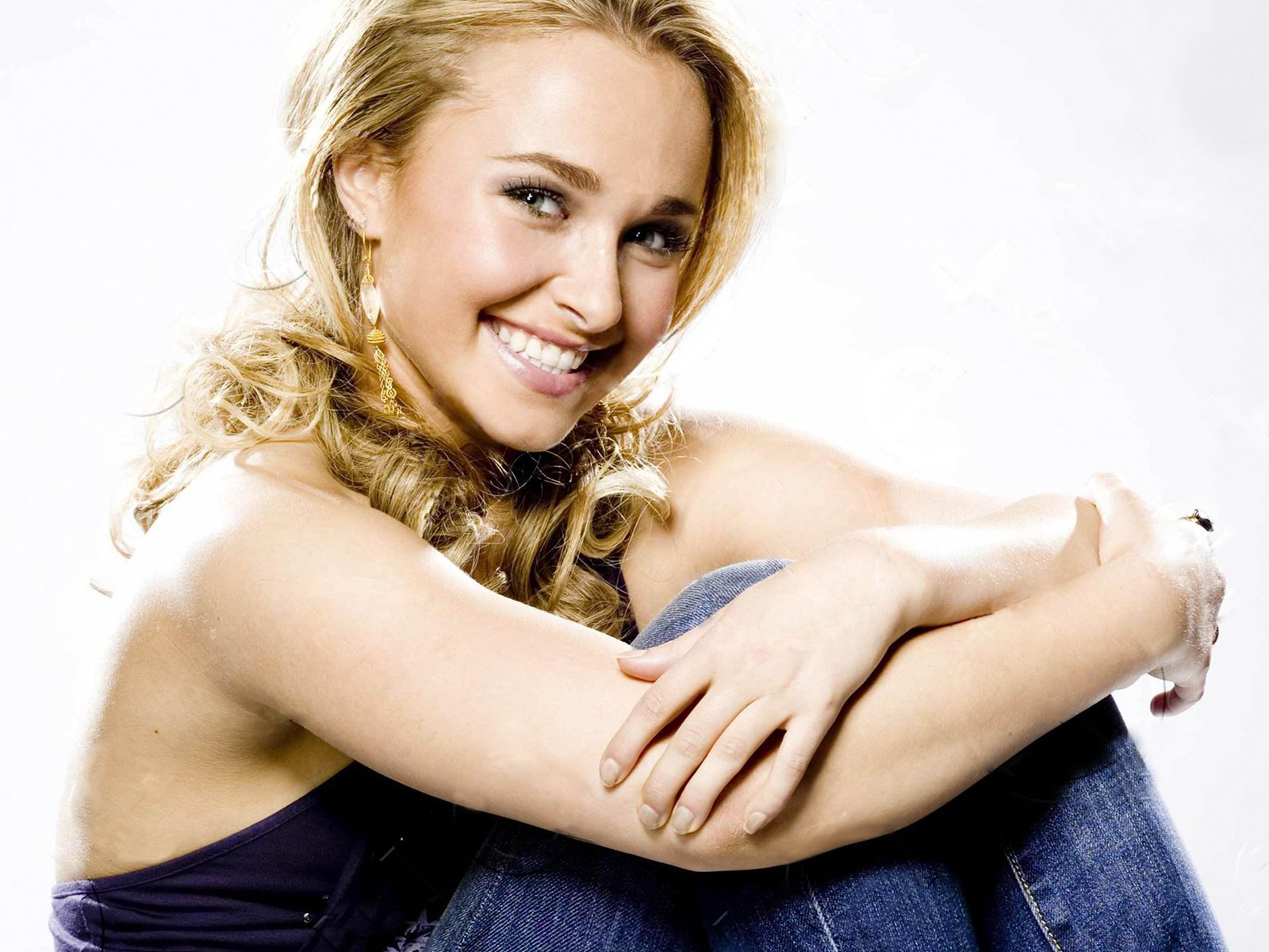 Hayden Panettiere HD Celebrity Wallpaper