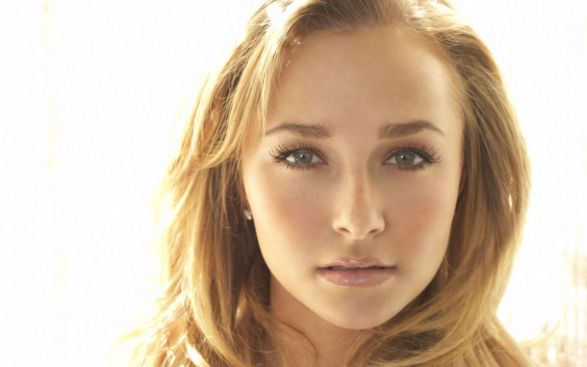 Cute Hayden Panettiere 03307