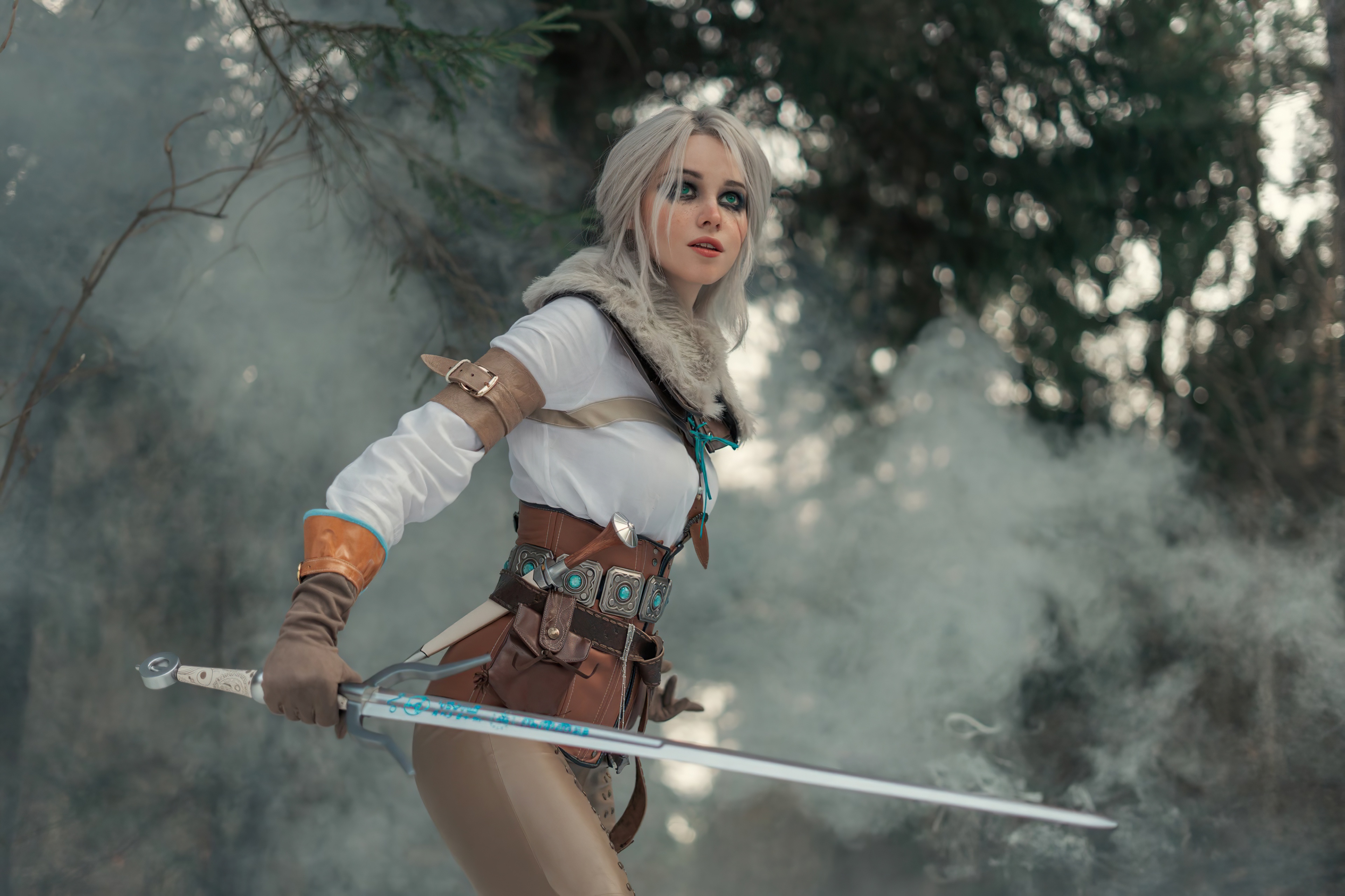 Download Ciri (The Witcher) Woman Cosplay 4k Ultra HD Wallpaper