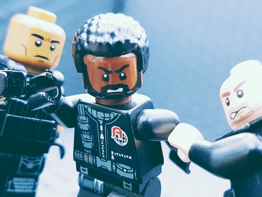 Hobbs & Shaw VS Brixton, part 1. Omg. that awesome fight