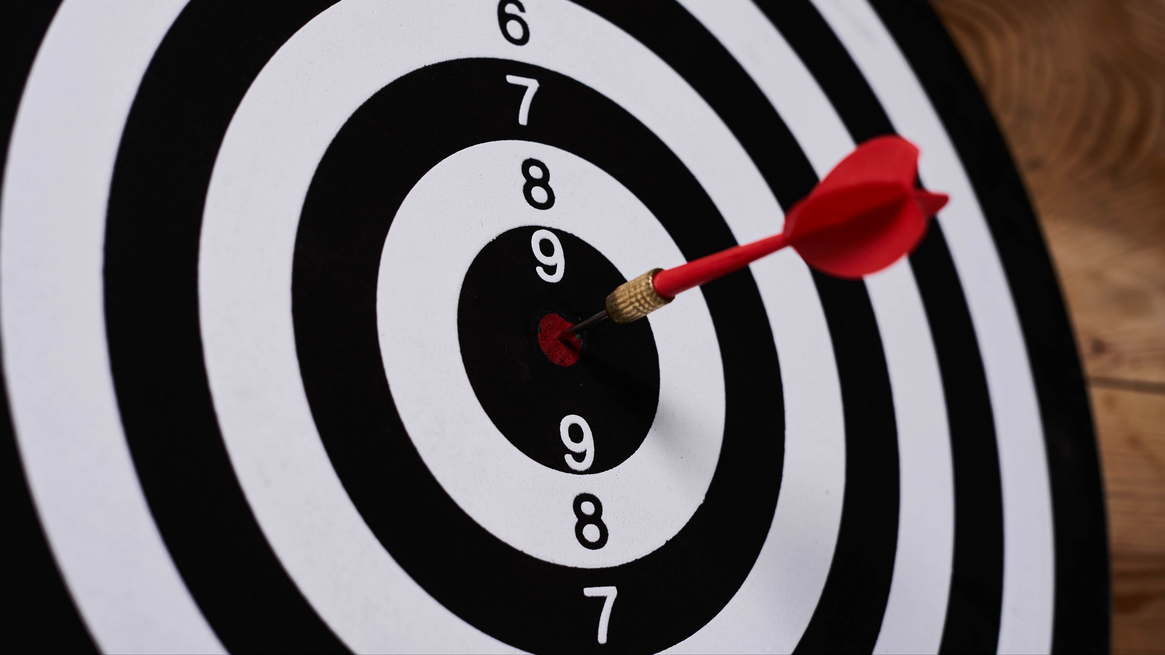 Download wallpaper 3840x2160 darts, board, dart, target, stripes, games, sports 4k uhd 16:9 HD background