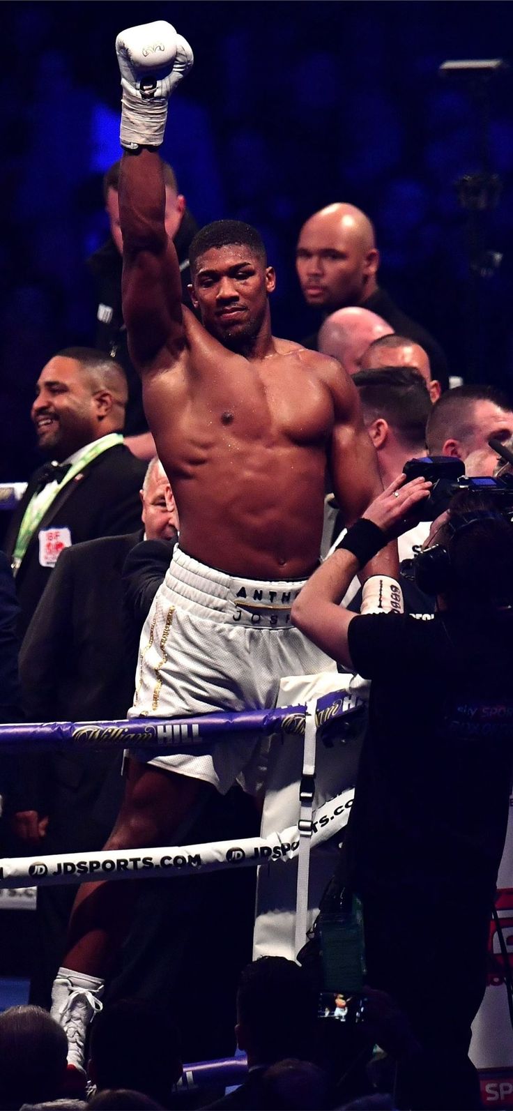 Anthony Joshua after his victory iPhone 11 Wallpaper