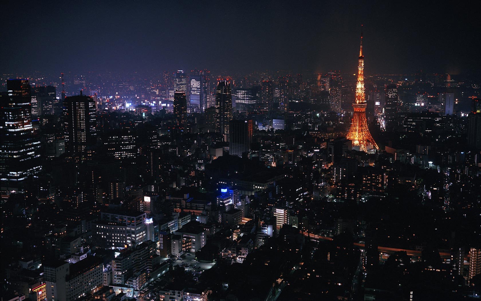 Tokyo Tower Nightscape: Free HD Wallpaper of Japan's Iconic Skyline
