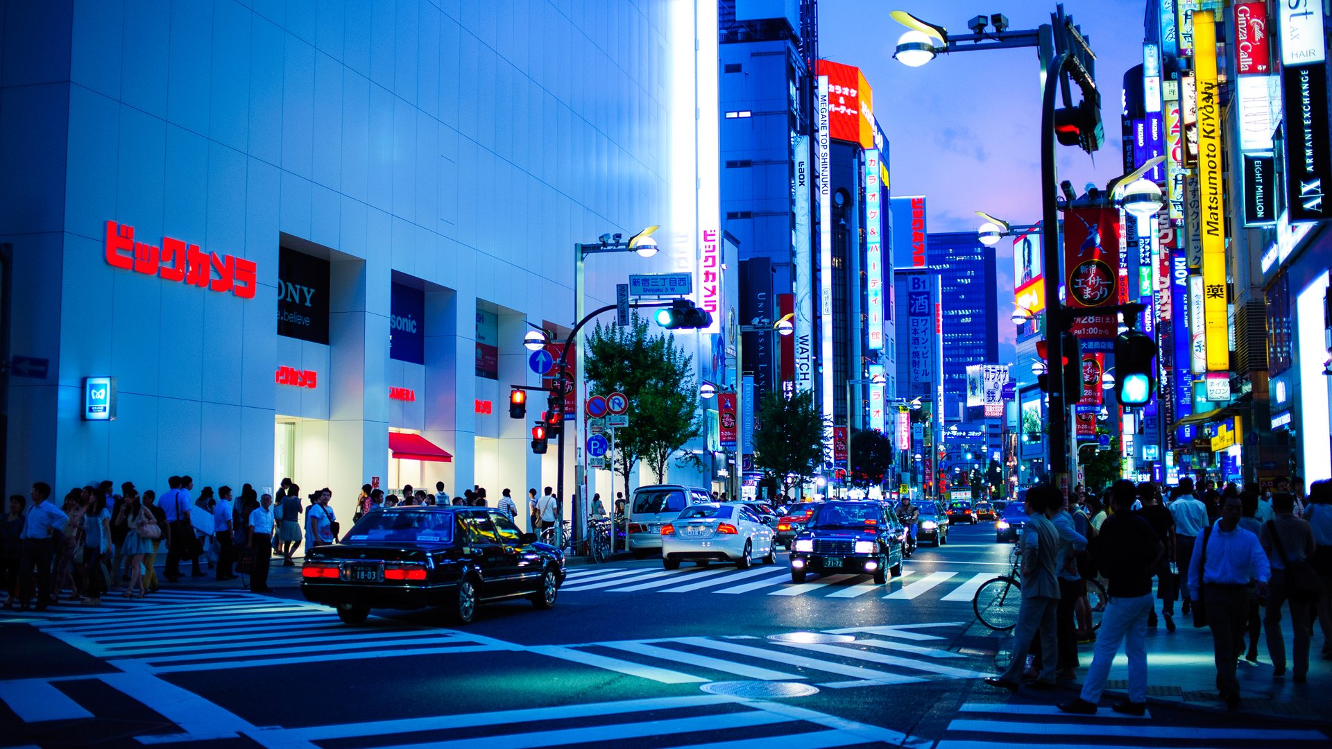 Vibrant Shinjuku Tokyo Nightlife HD Wallpaper