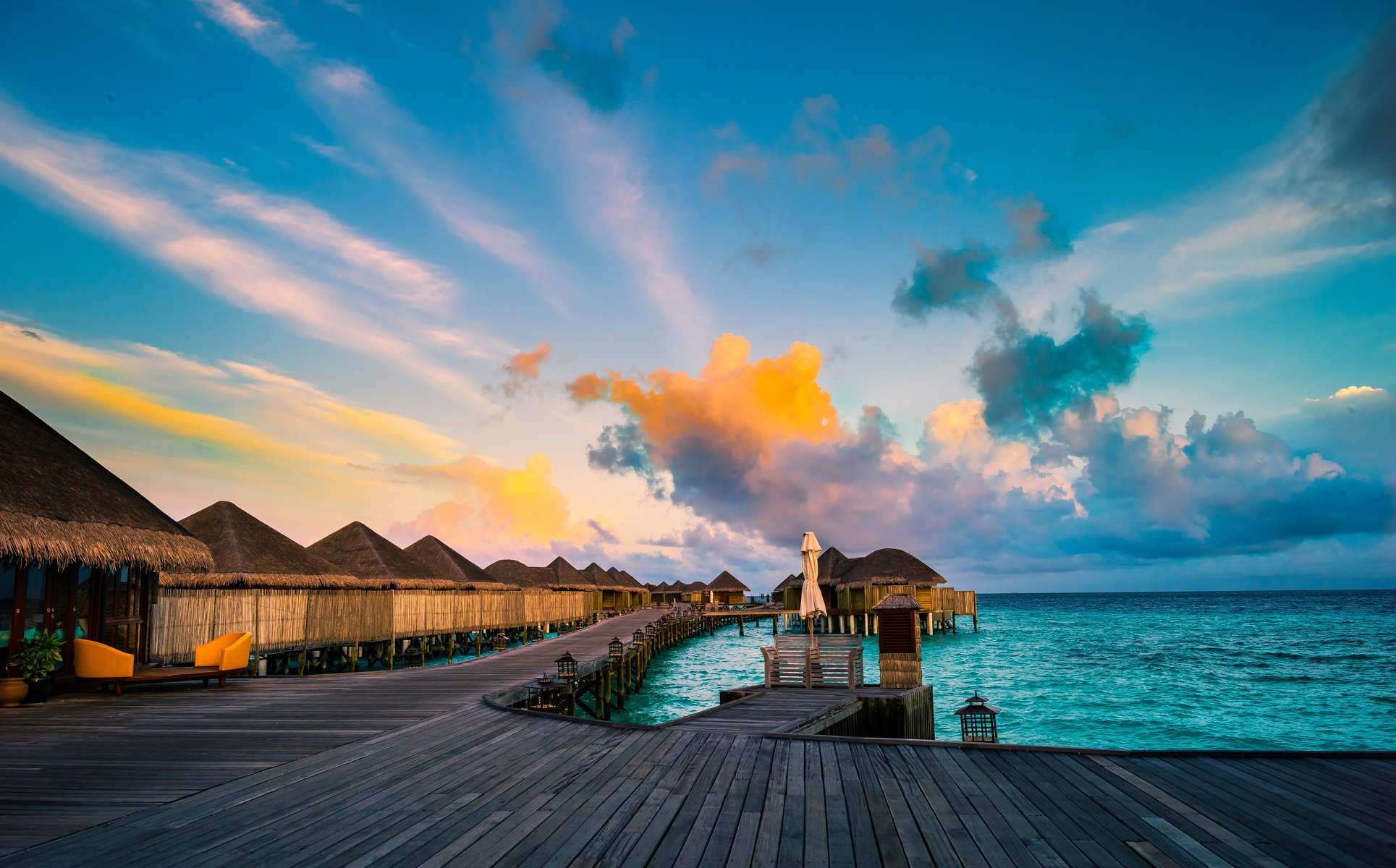 Bungalows and jetties in the Maldives
