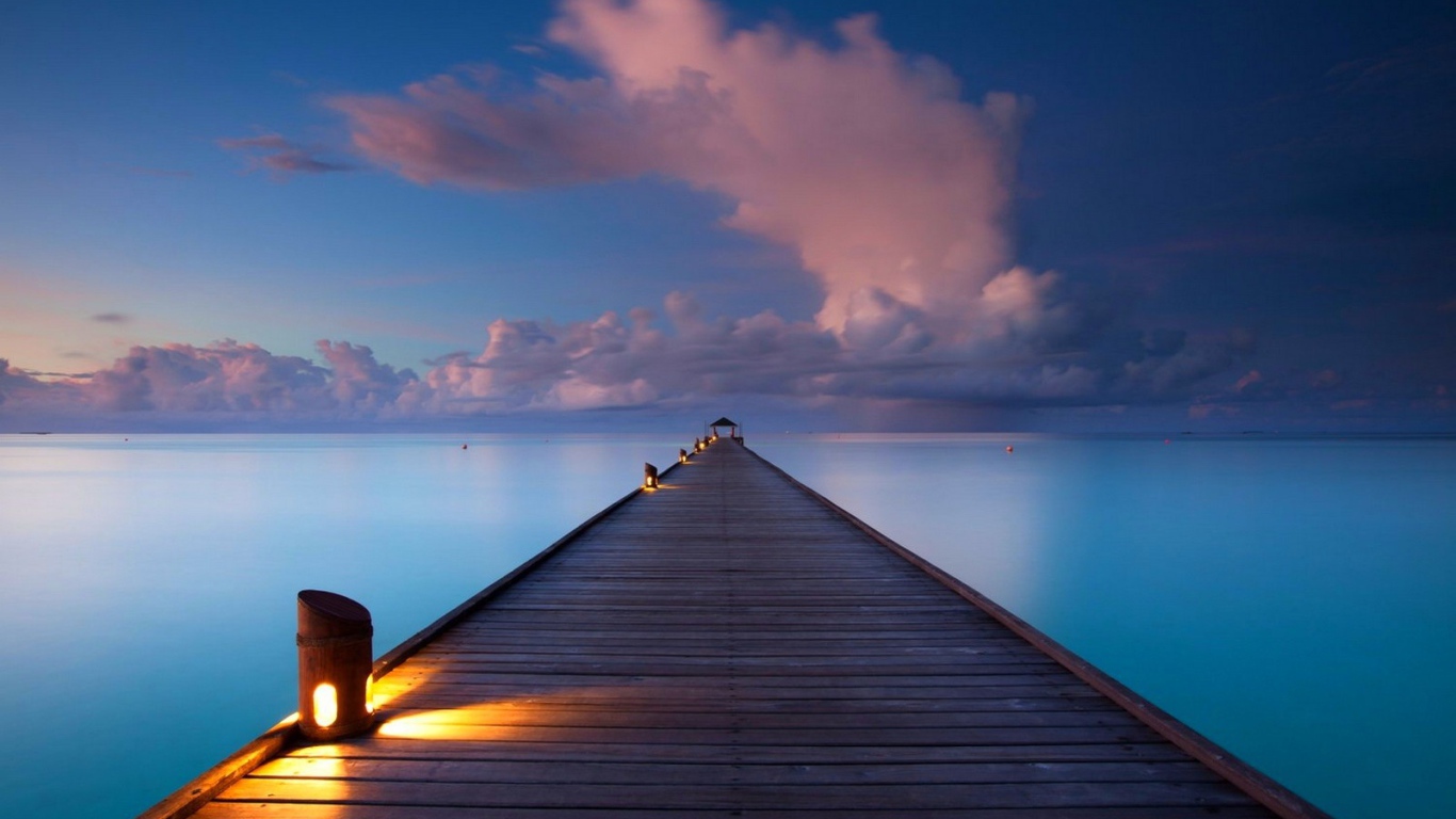 Highlighting wooden pier in the Maldives Desktop wallpaper 1366x768