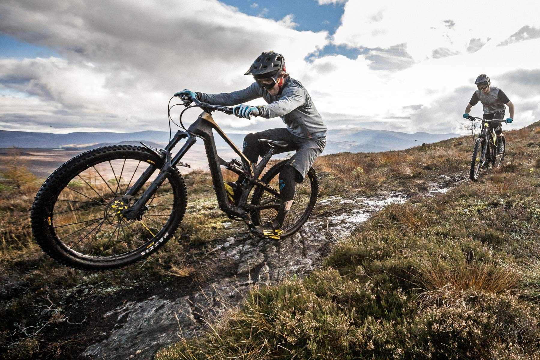 Canyon Spectral CF SLX Shreds Trail As All New, More Aggressive Mountain Bike