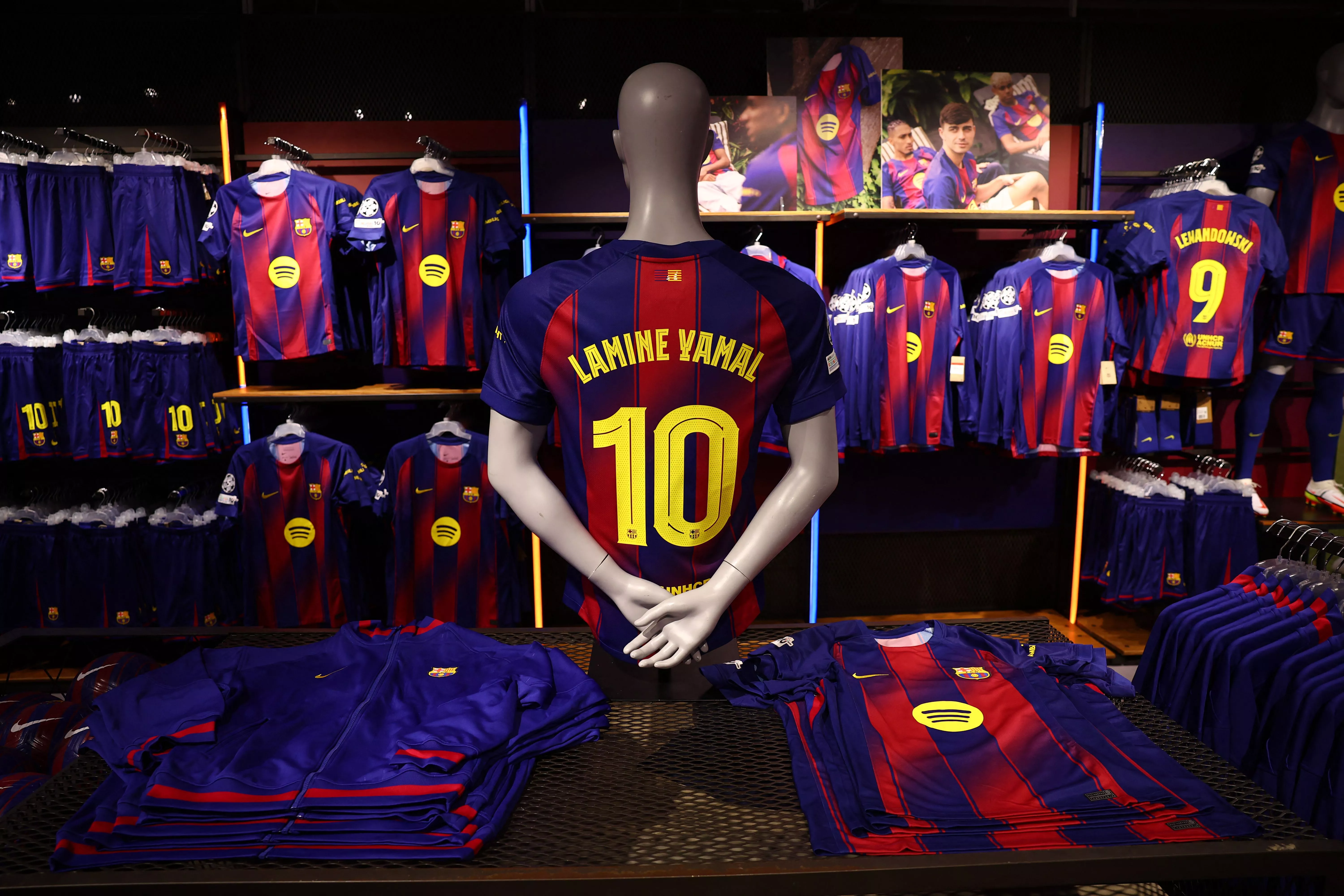 Yamal inherits Barcelona's iconic number 10 jersey