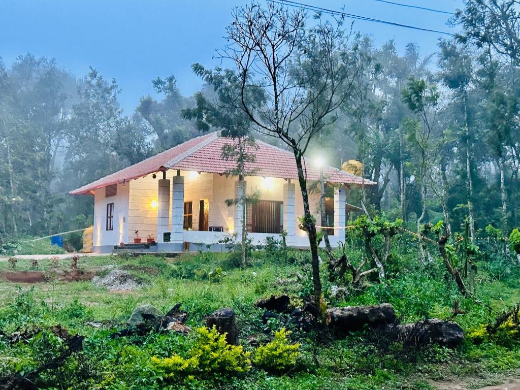 Sinchana home stay, Coorg Stay, weekend villa, estate stay, guest house, Somvārpet 2025 Prices