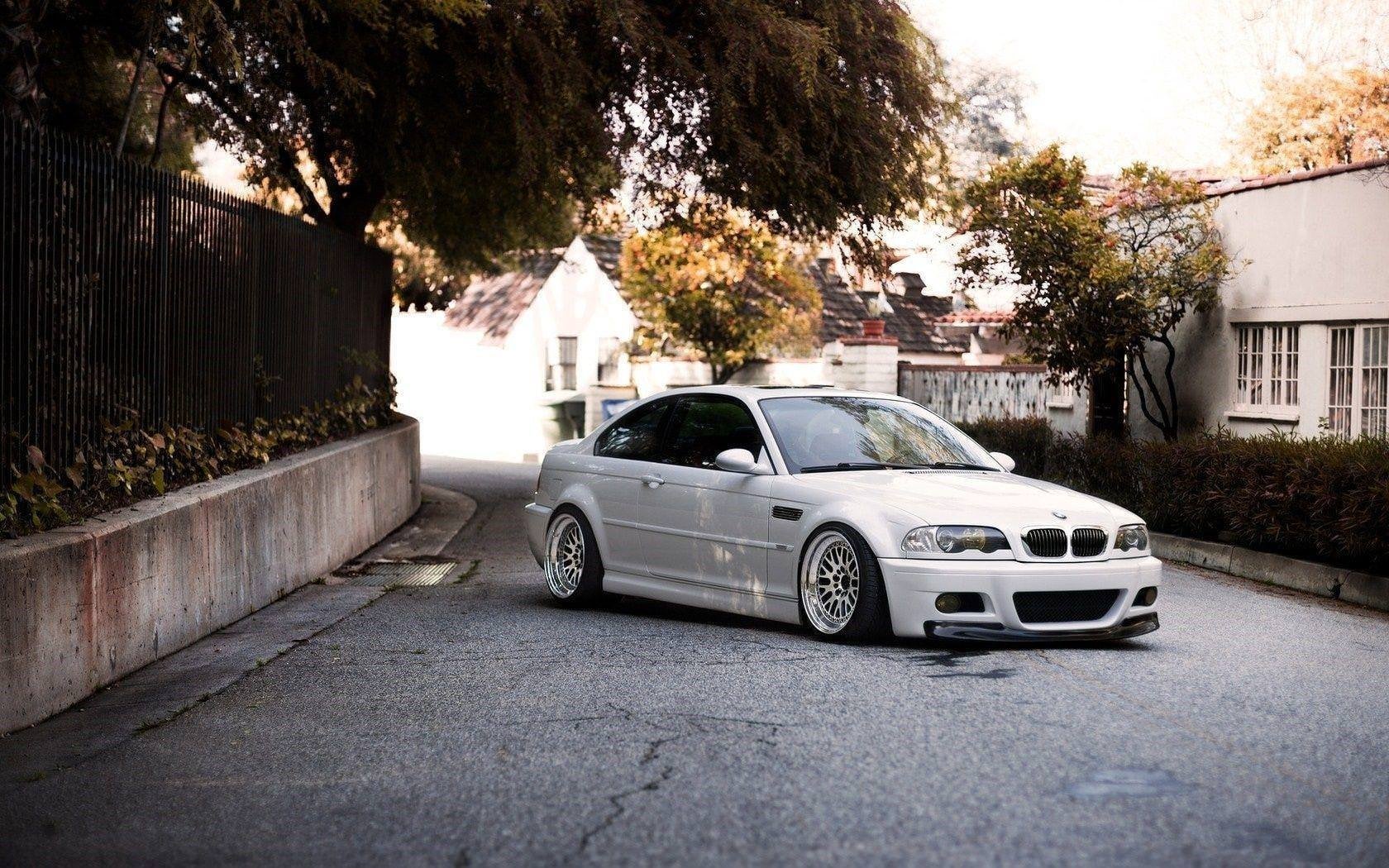 A small collection of E46 M3 wallpaper I've put together. I thought some of you might like