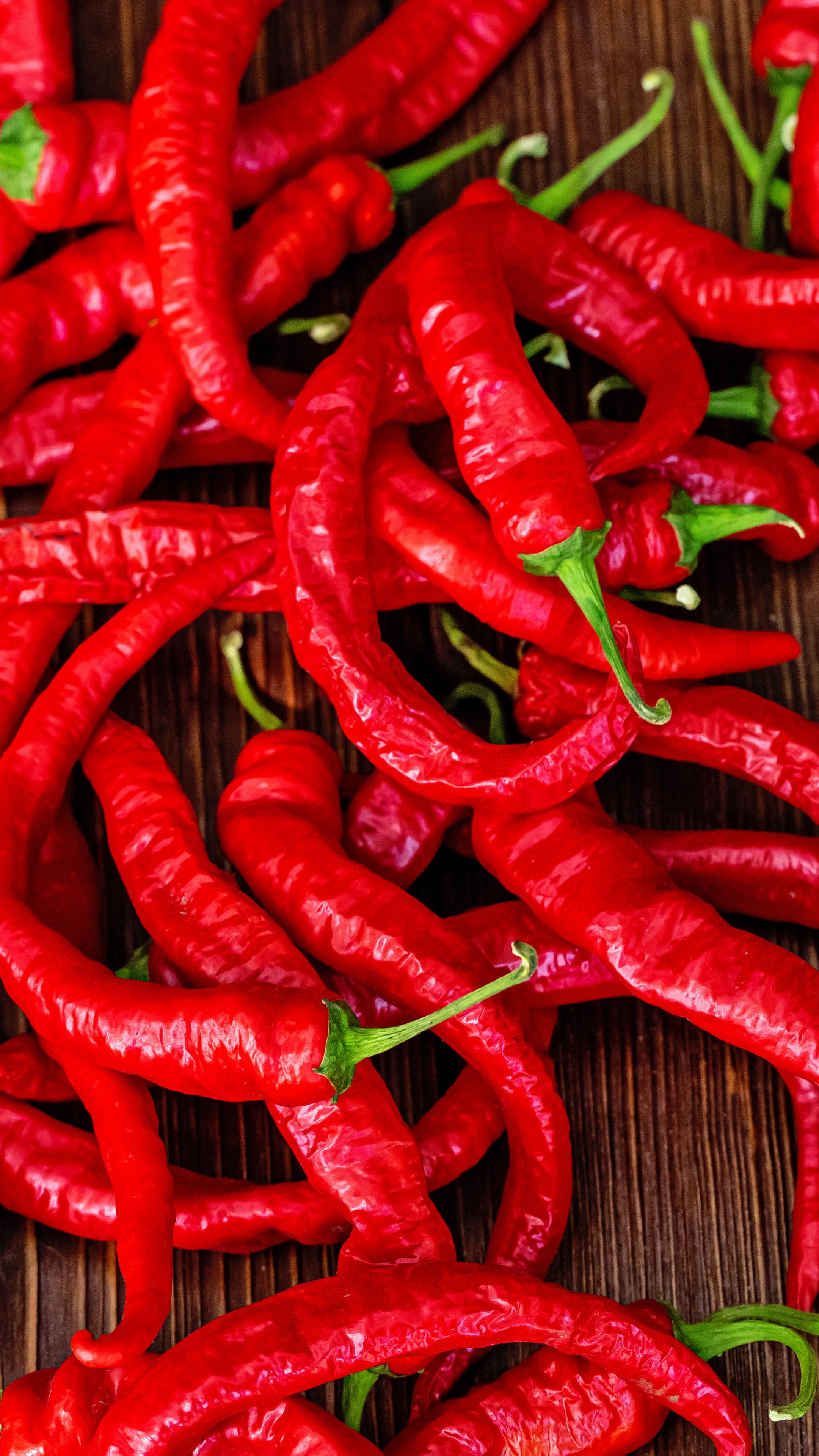 Download wallpaper 2160x3840 chili pepper, pepper, red, hot samsung galaxy s4, s5, note, sony xperia z, z1, z2, z3, htc one, lenovo vibe HD background