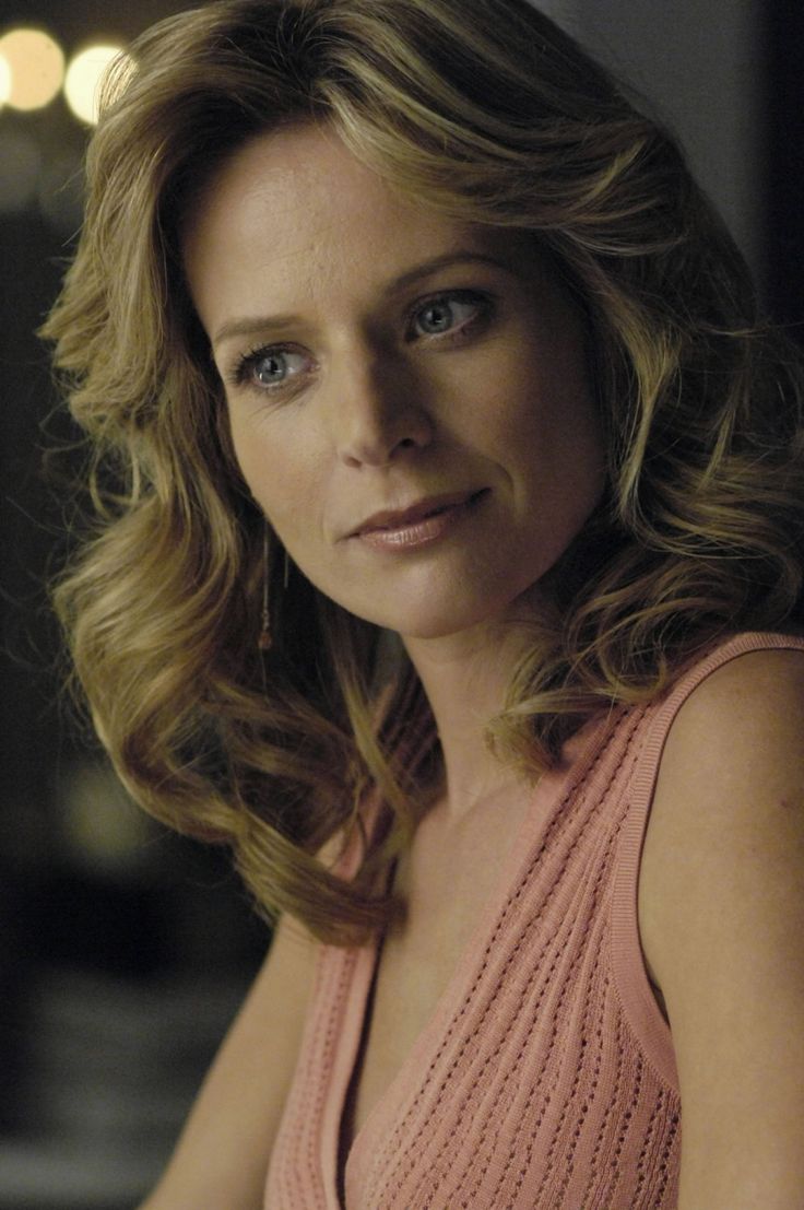 Jessalyn Gilsig picture