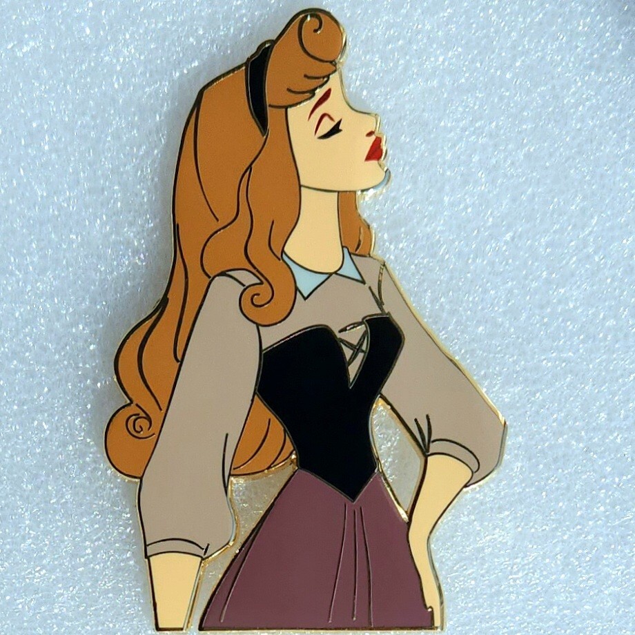 HexesbyHarvey Disney Fantasy Sleeping Beauty Aurora Briar Rose Pin LE 50
