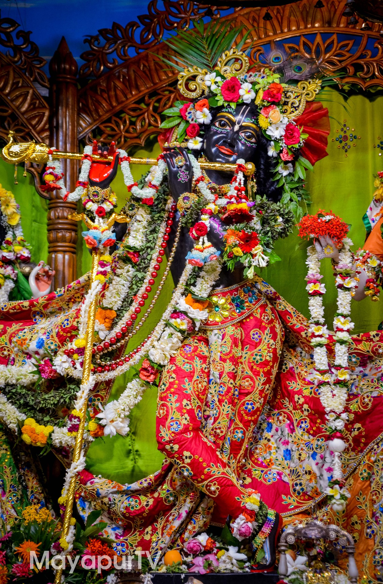 Gauranga Das the depths of despair, Lord Krishna gives us a ray of hope that absorbs all darkness. Deity Mayapur #mayapur #mayapurdarshan #iskconmayapur #iskcon #iskcontemple #ISKCON #harekrishna #