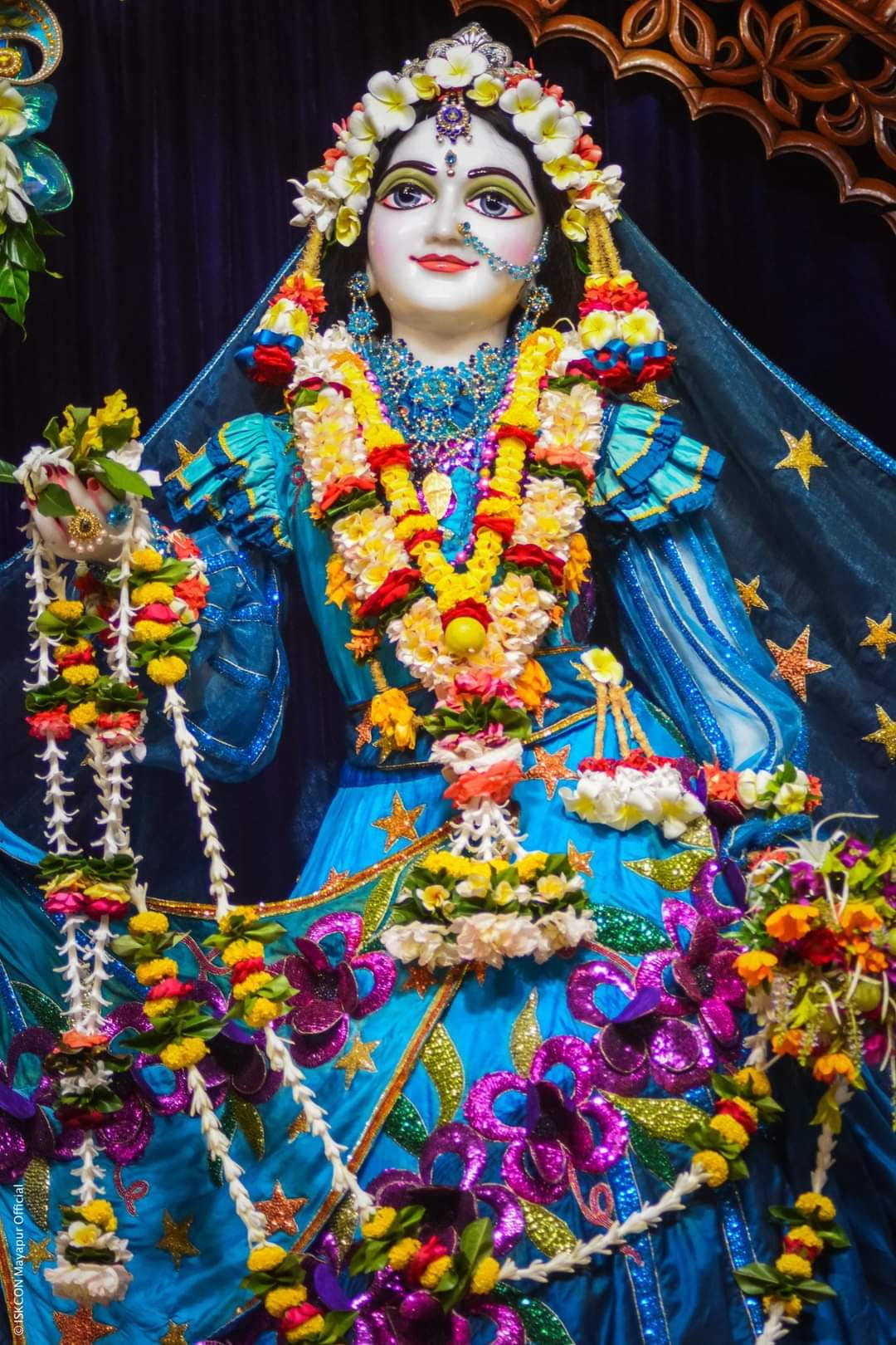 Download Beautiful Krishna Shri Radhe Statue Wallpaper