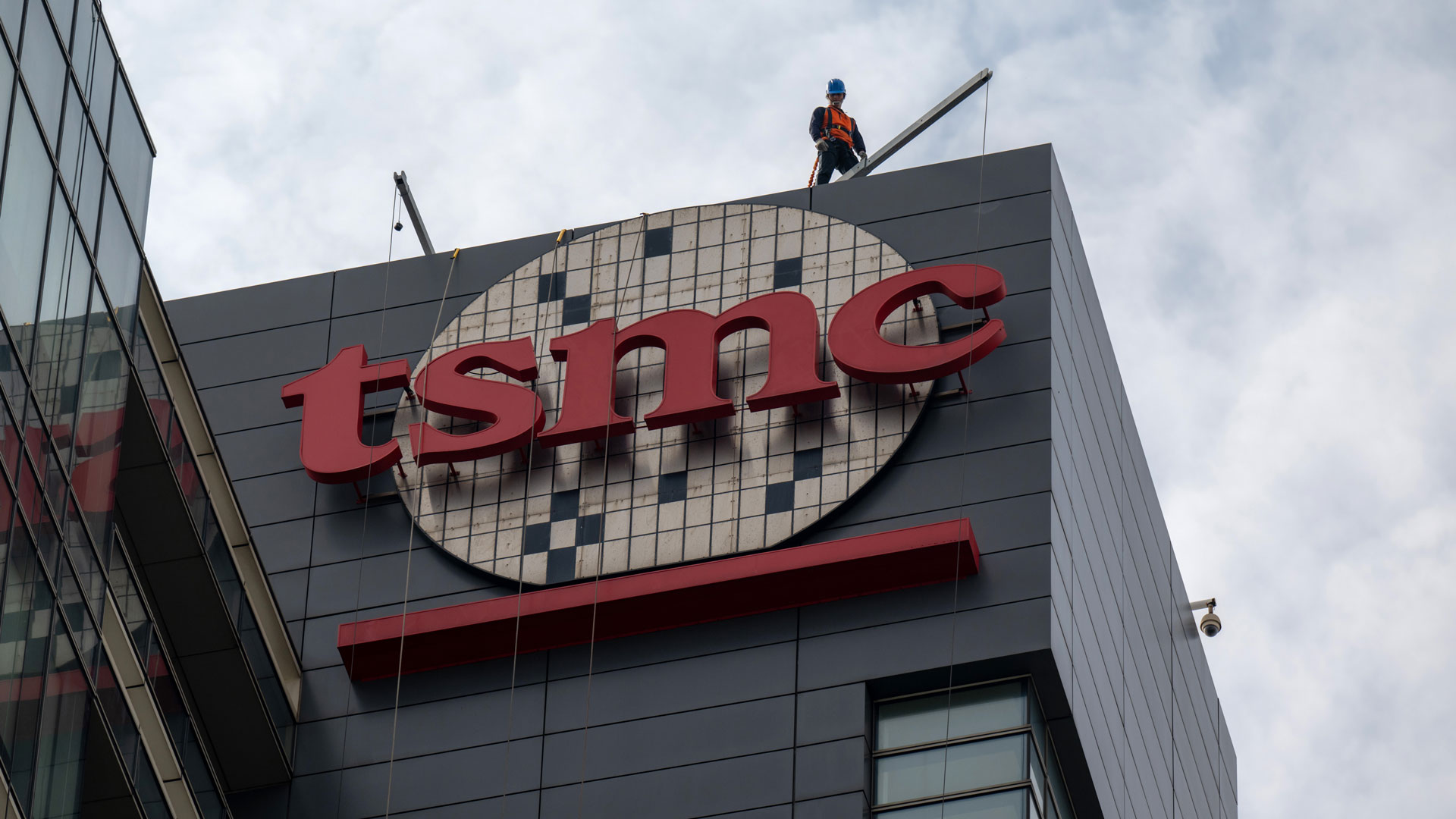 TSMC powers parts of Taipei with backup generators