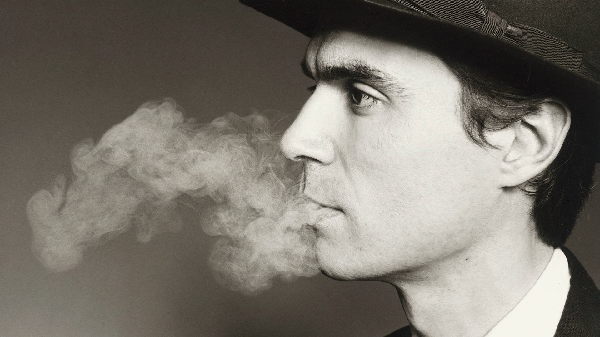Download David Byrne Smoking Cigarette Photography Wallpaper