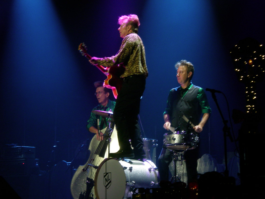 DSCN1830. Brian Setzer Orchestra