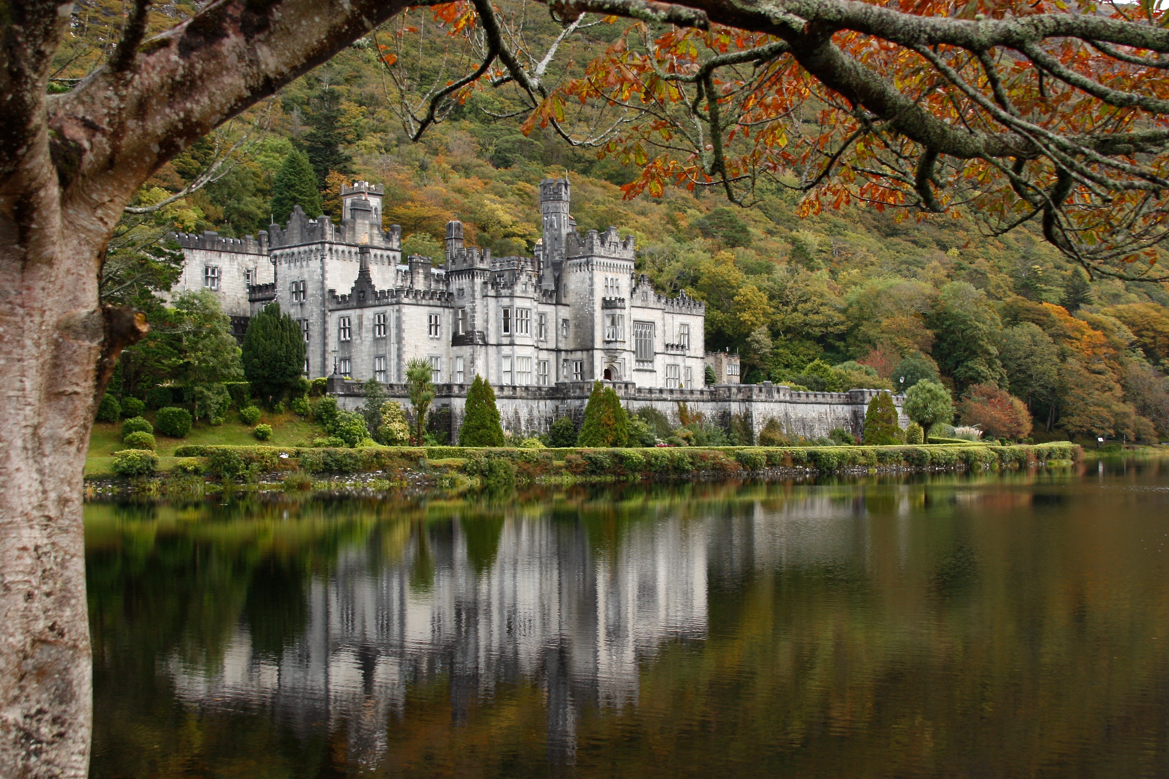 Castles feed the imagination all across Irish landscape