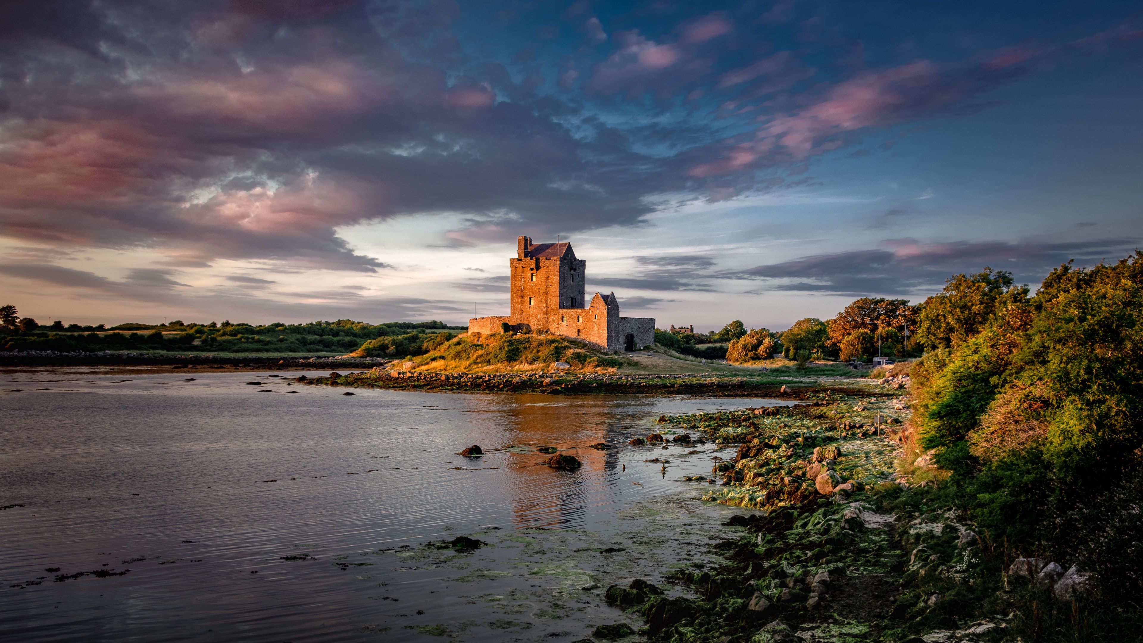 Dunguaire Castle at Sunset: 4K Ultra HD Irish Island Fortress Wallpaper