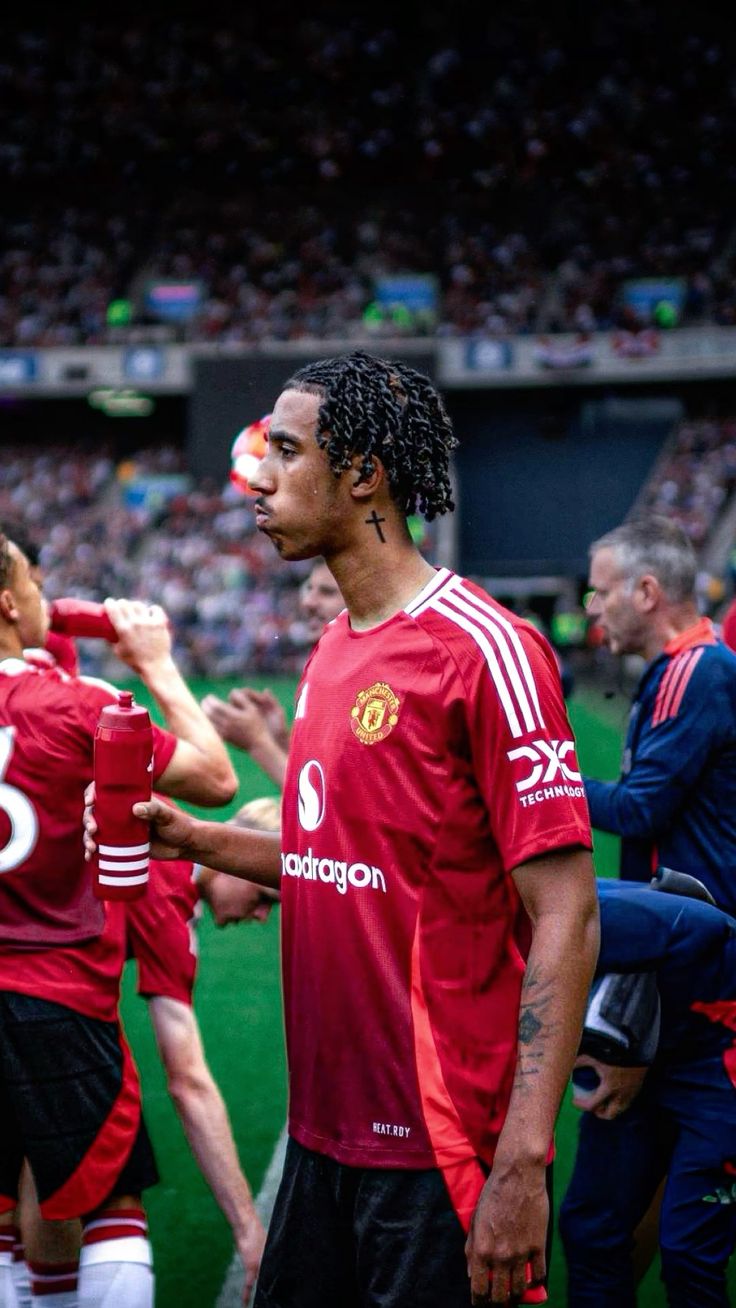 Leny yoro Manchester United