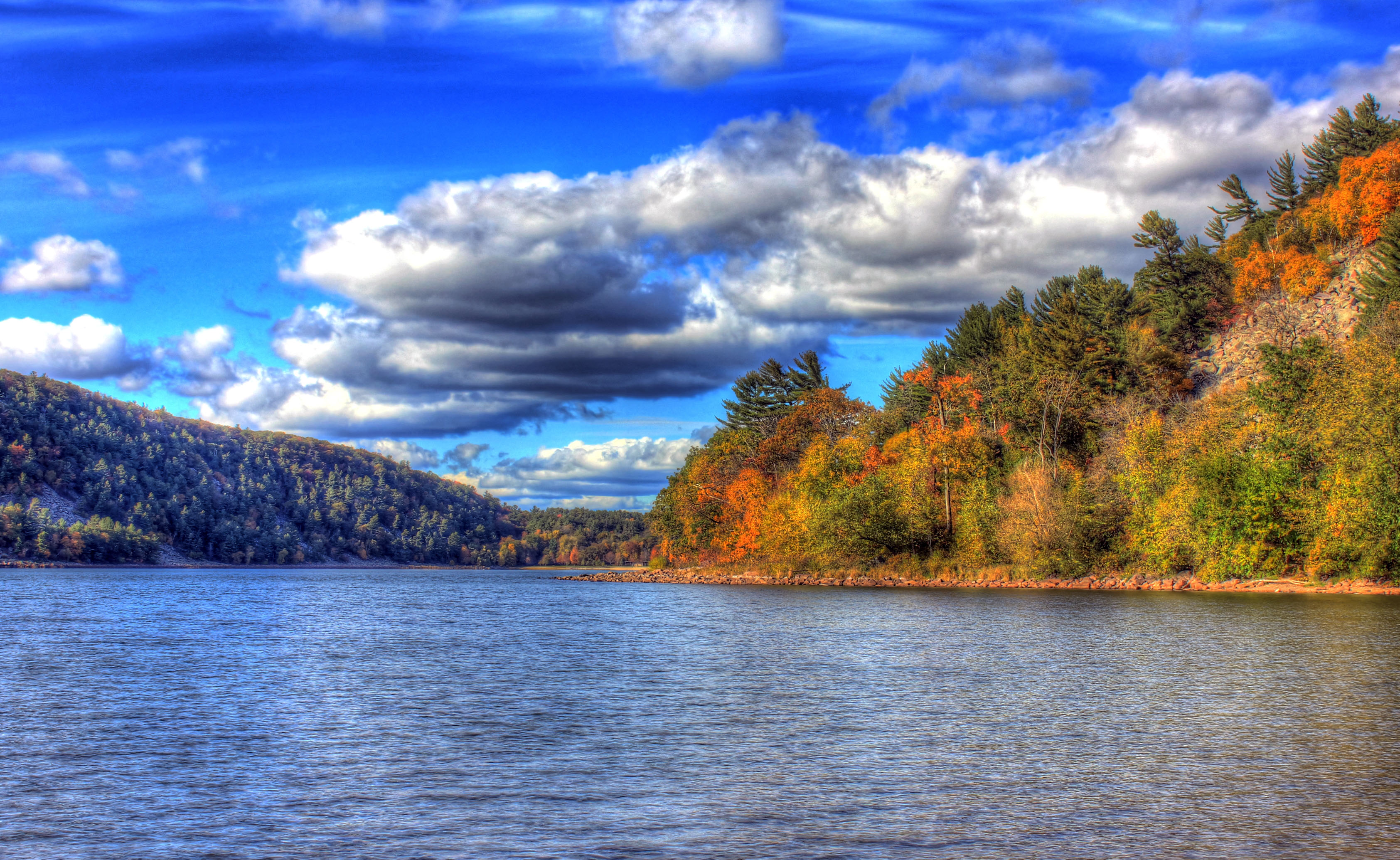 Forest, lake, and clouds at Devil's Lake State Park, Wisconsin image Domain photo
