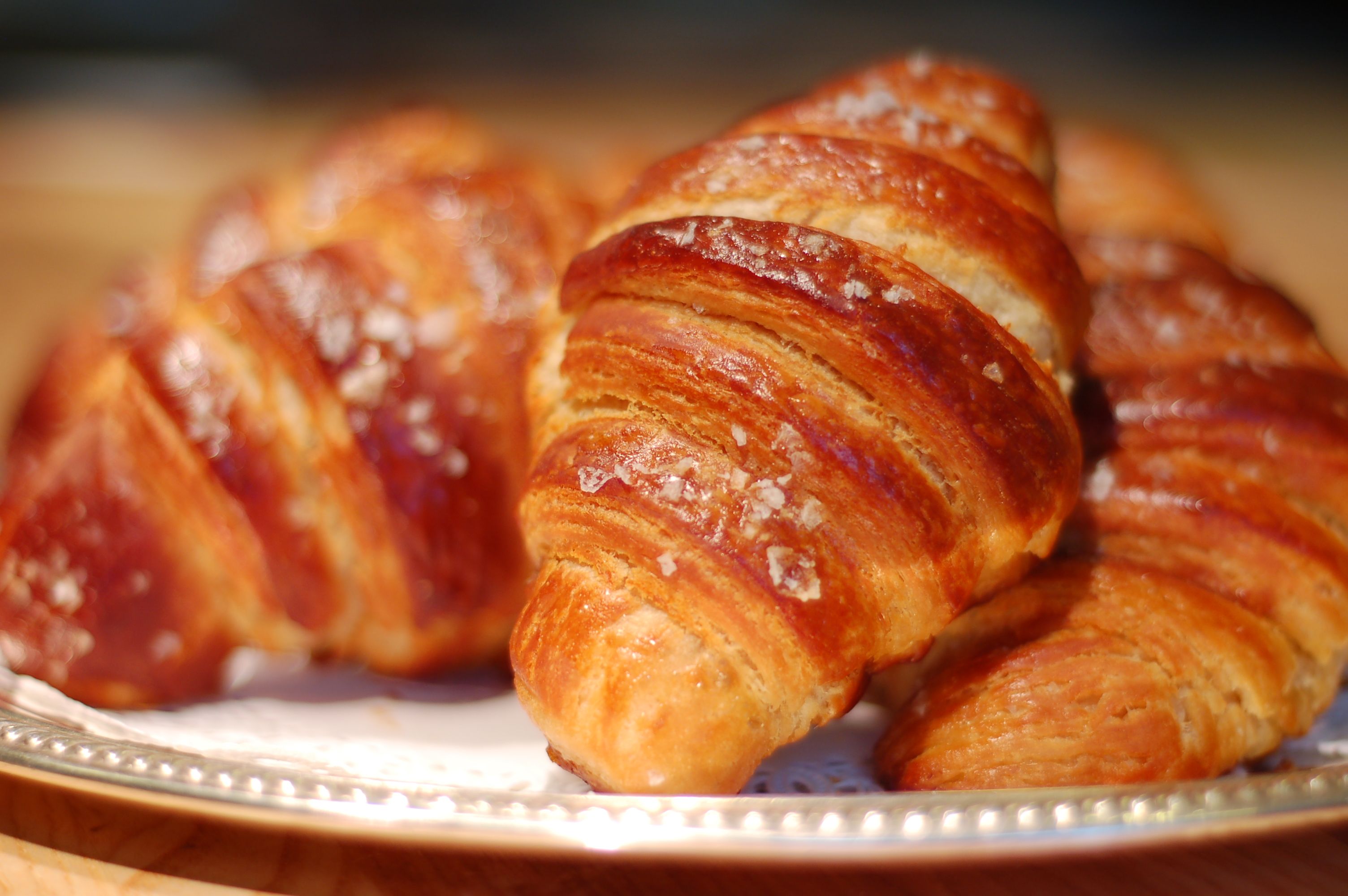 Croissant HD Wallpaper 03890