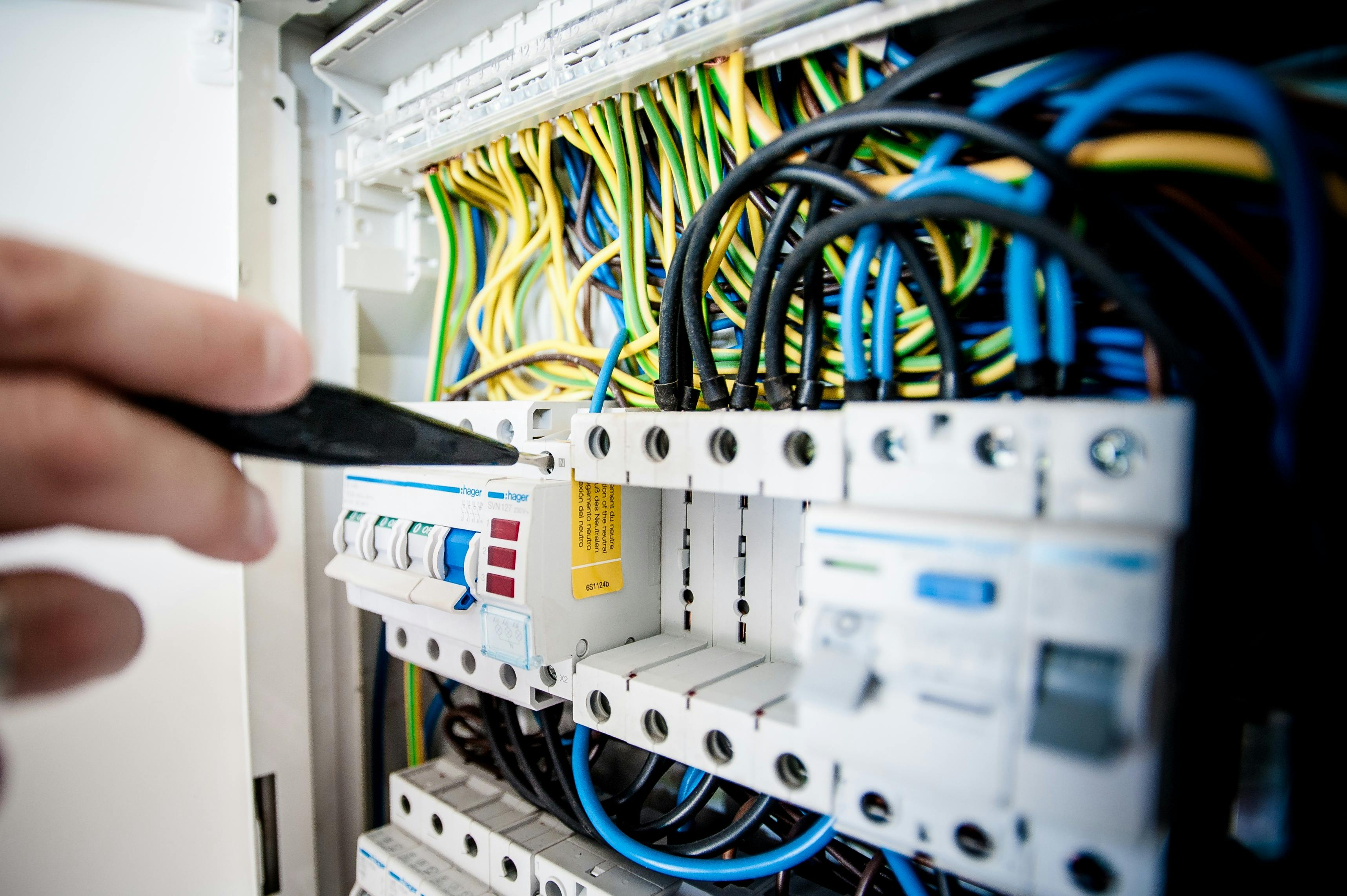 Low Voltage Wiring Technician Photo, Download The BEST Free Low Voltage Wiring Technician & HD Image